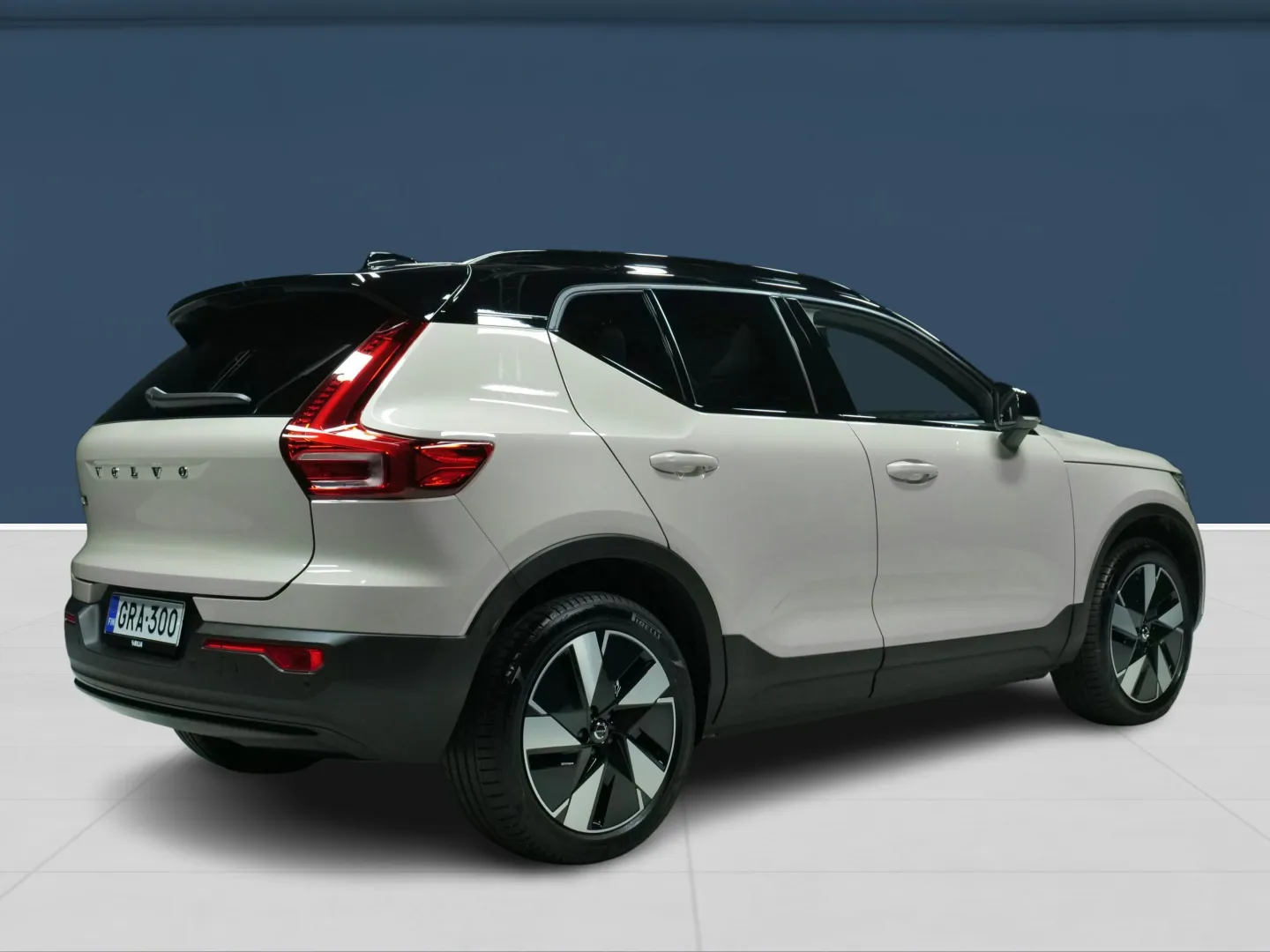 Autokuva 3 - GRA-300