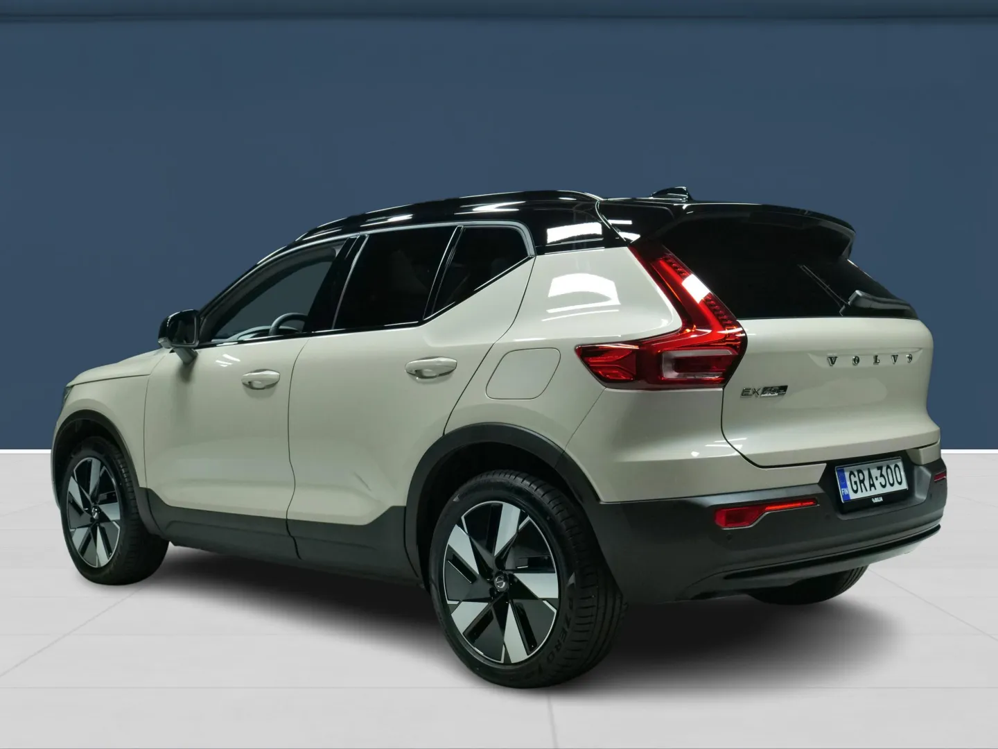 Autokuva 2 - GRA-300