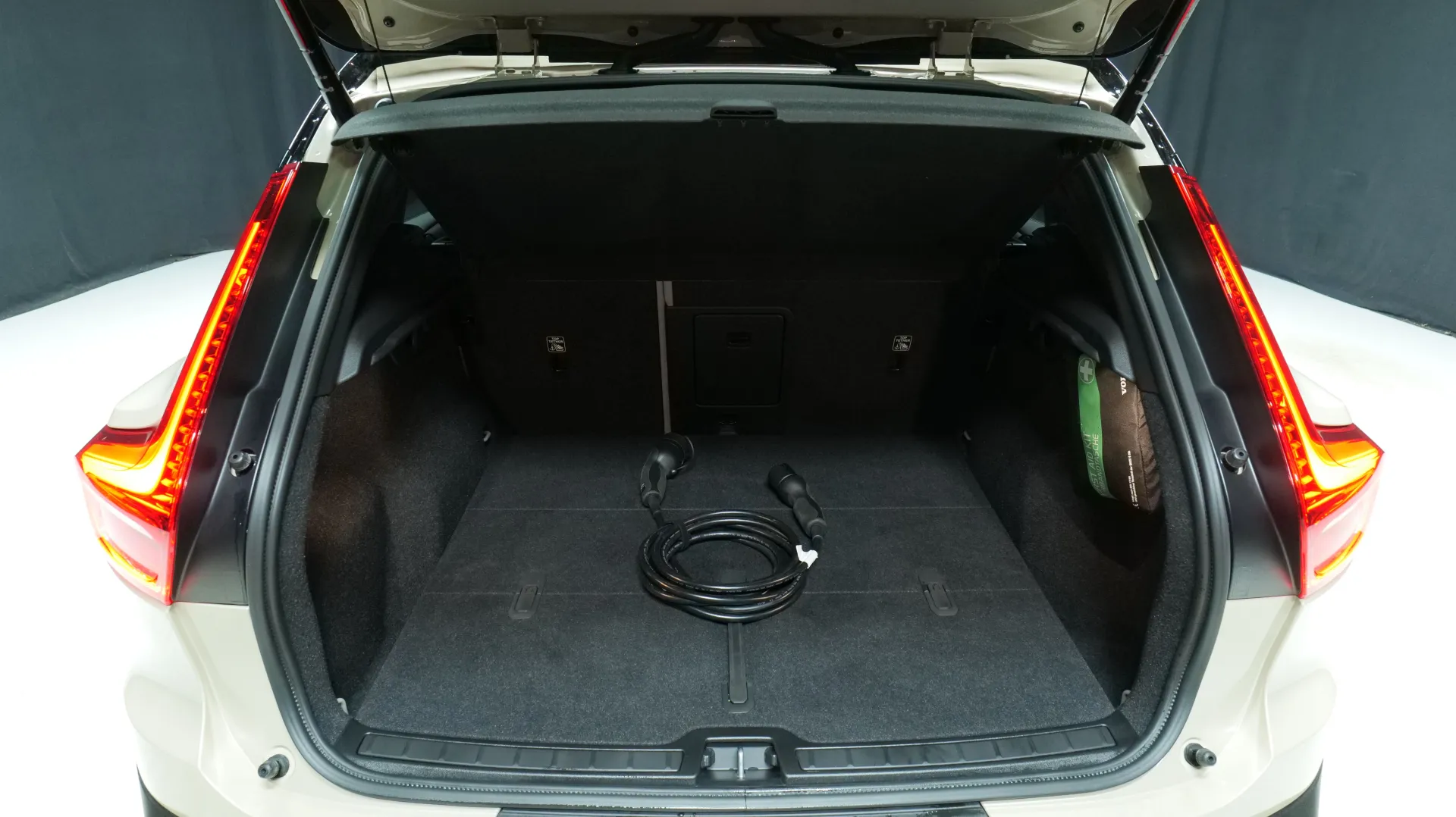 Autokuva 17 - GRA-300