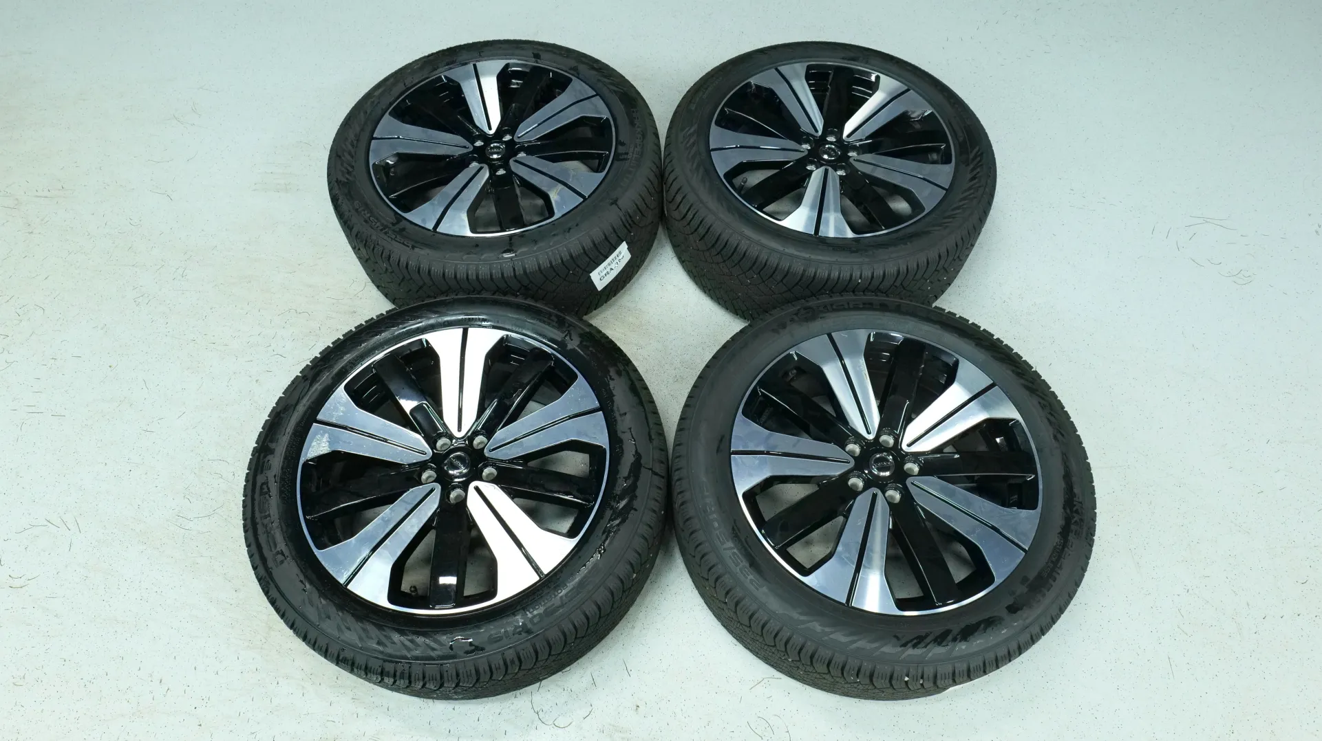 Autokuva 20 - GRA-300