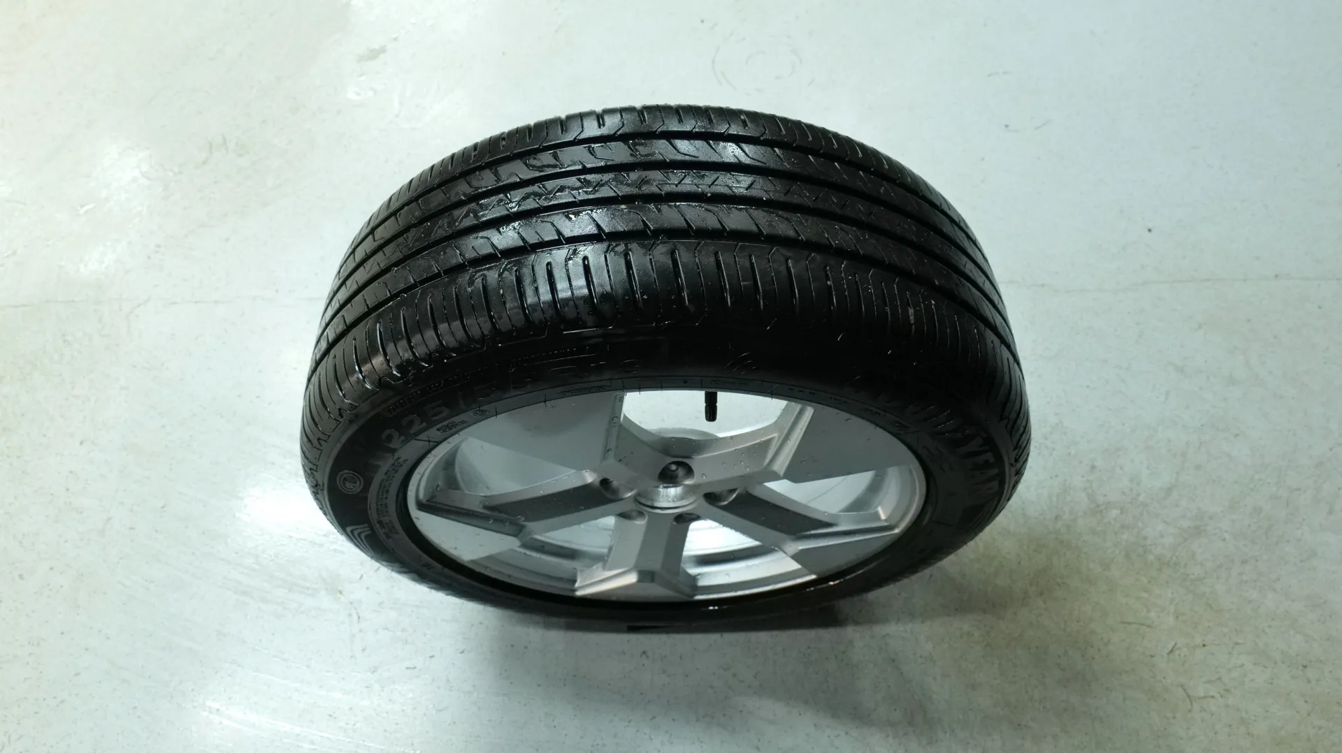 Autokuva 18 - GRA-307