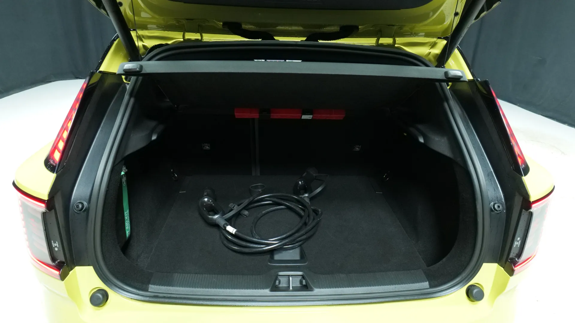 Autokuva 15 - GRA-307