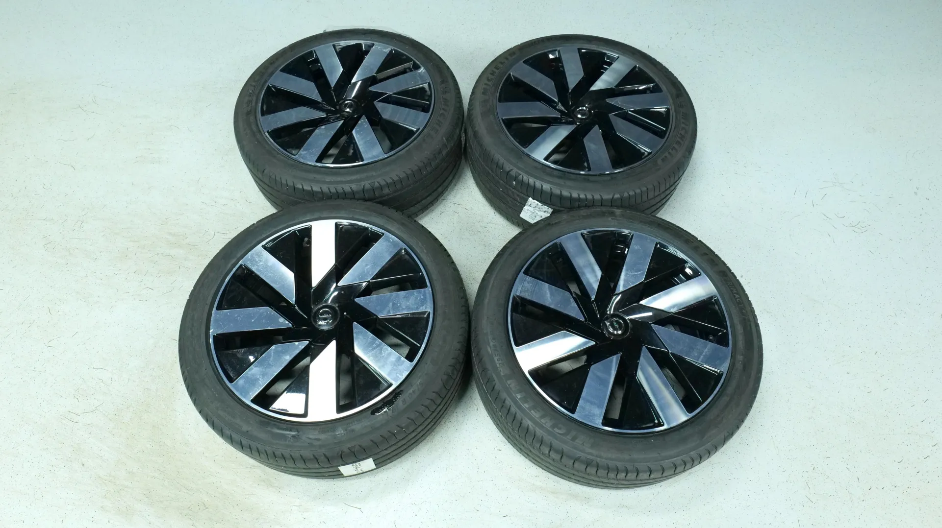 Autokuva 20 - GRA-313