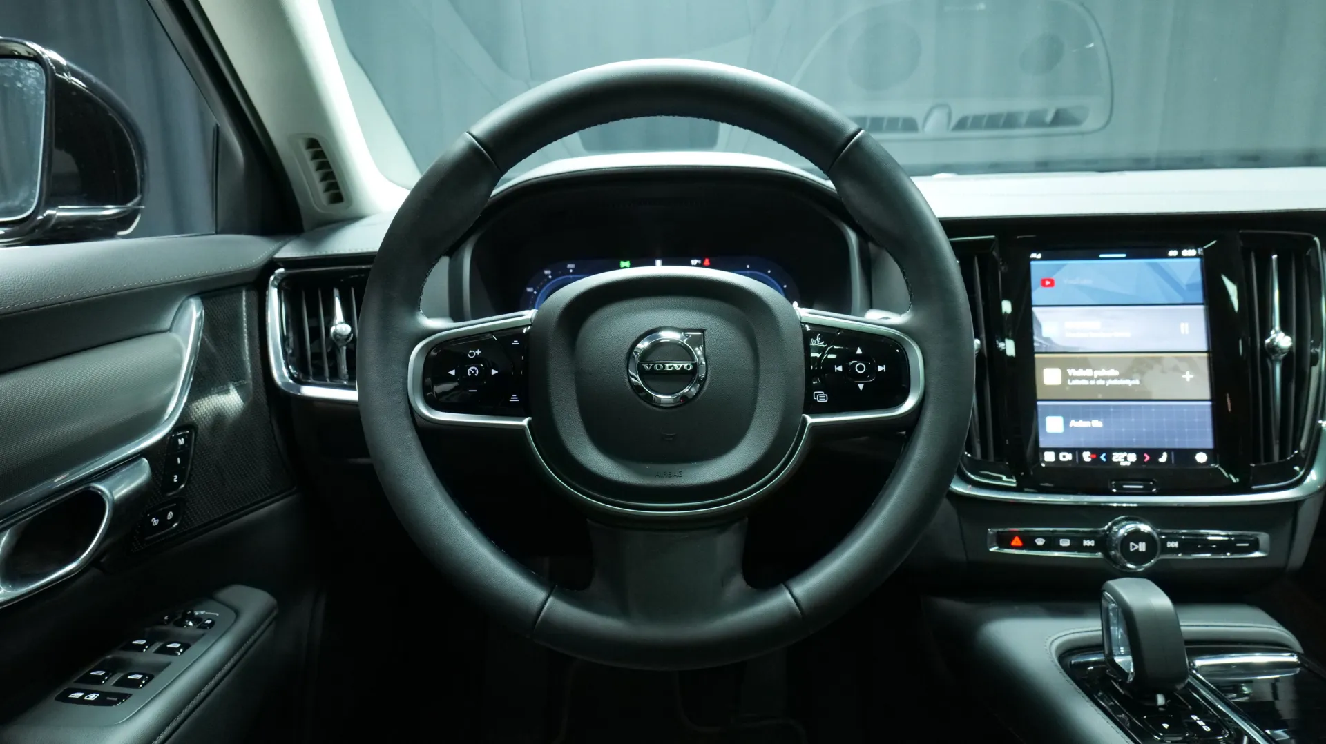 Autokuva 15 - GRA-313