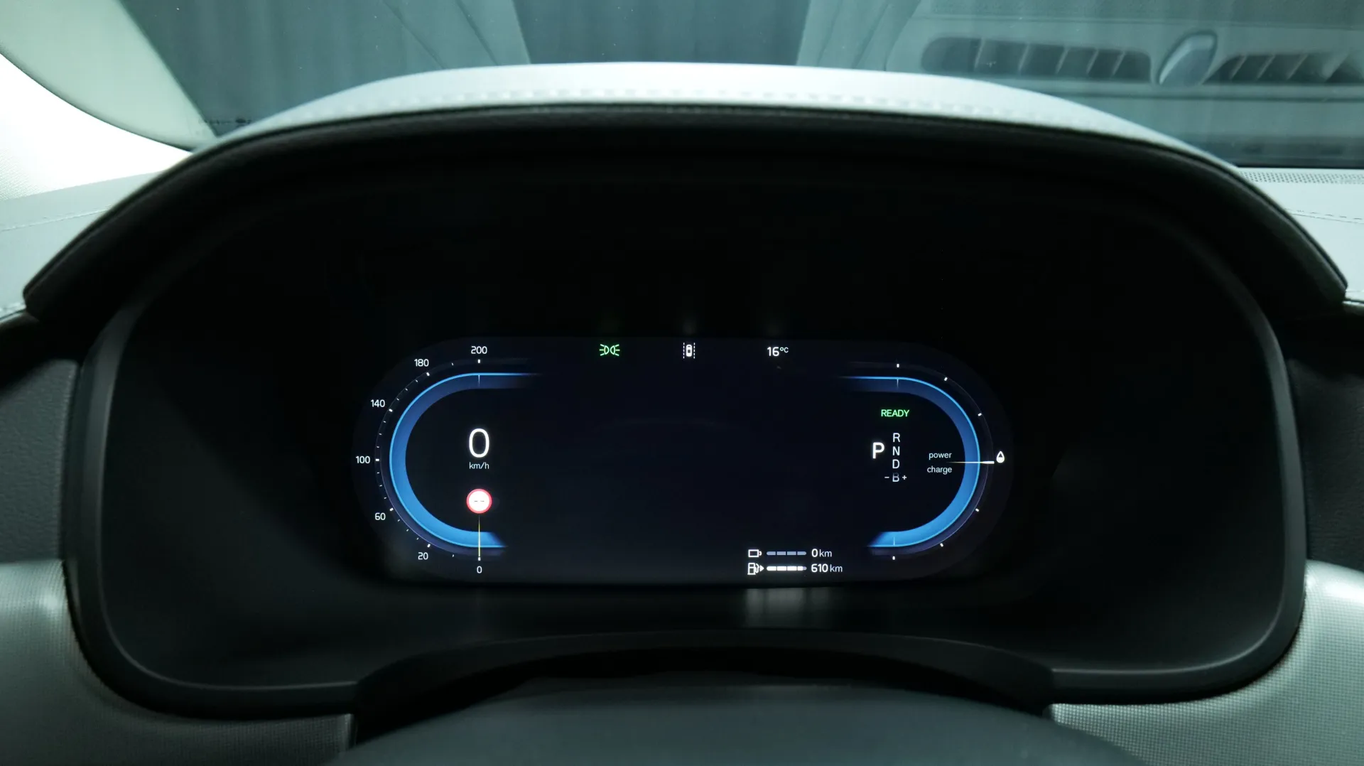 Autokuva 6 - GRA-313