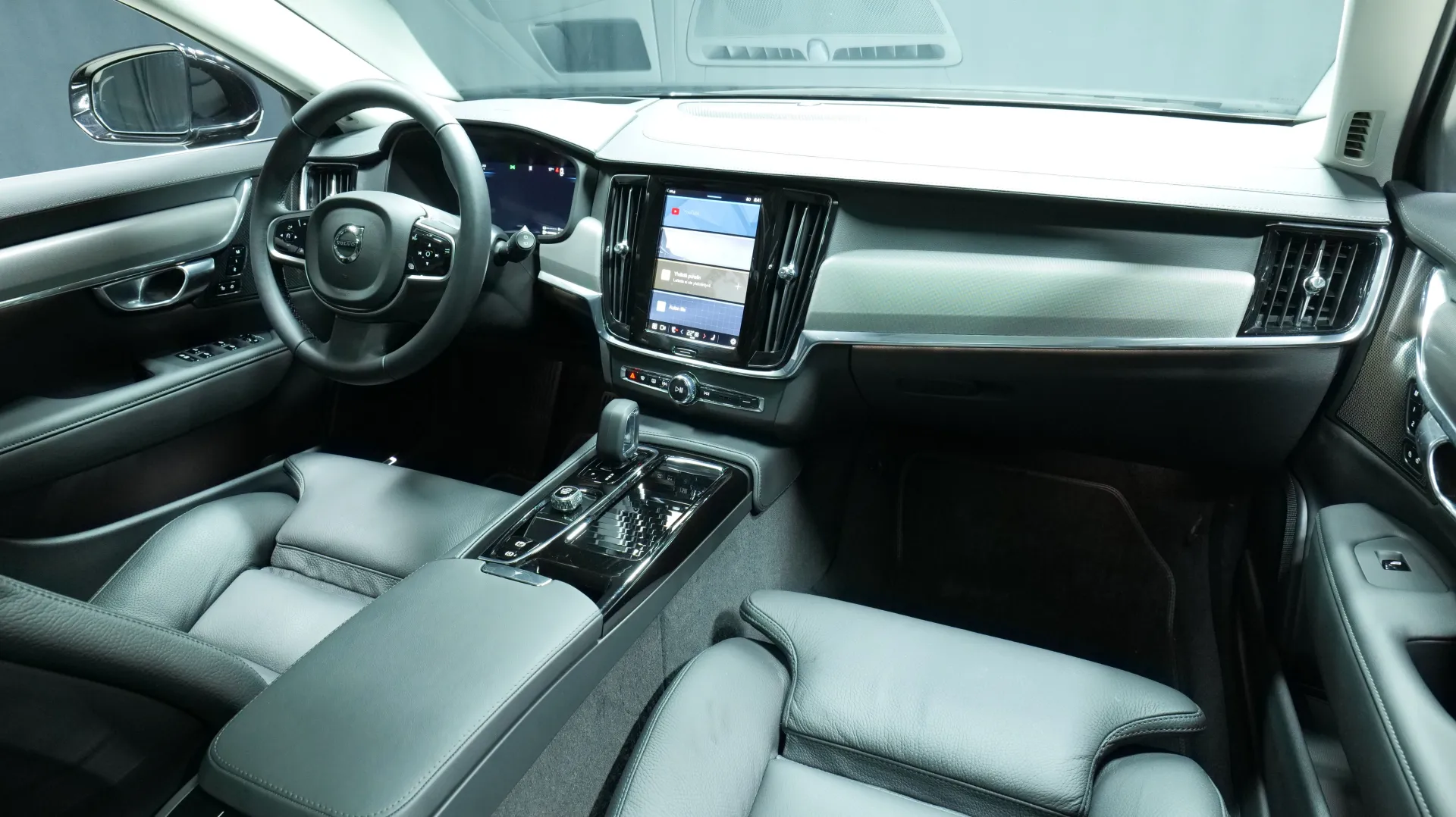 Autokuva 19 - GRA-313