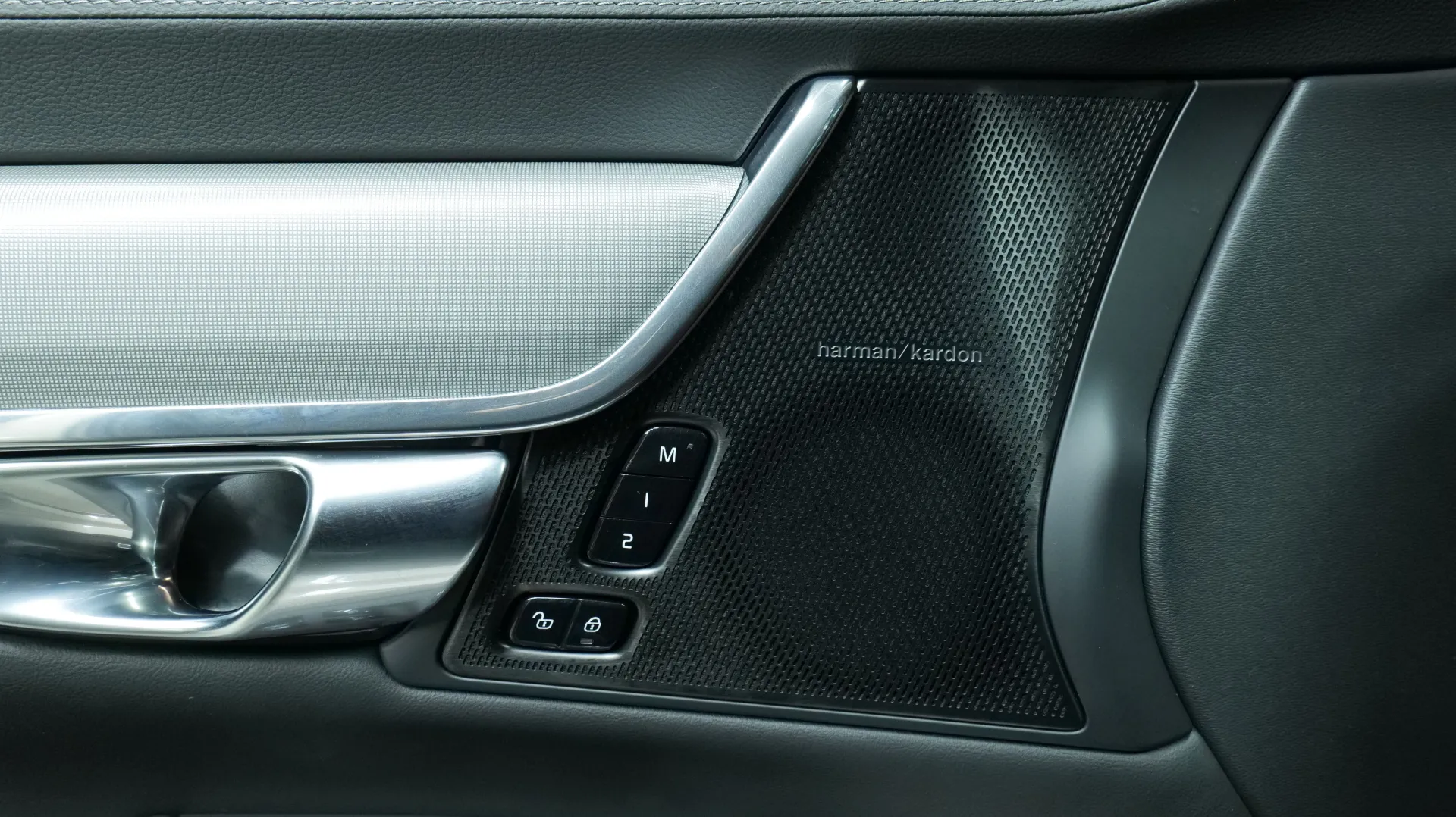 Autokuva 10 - GRA-730