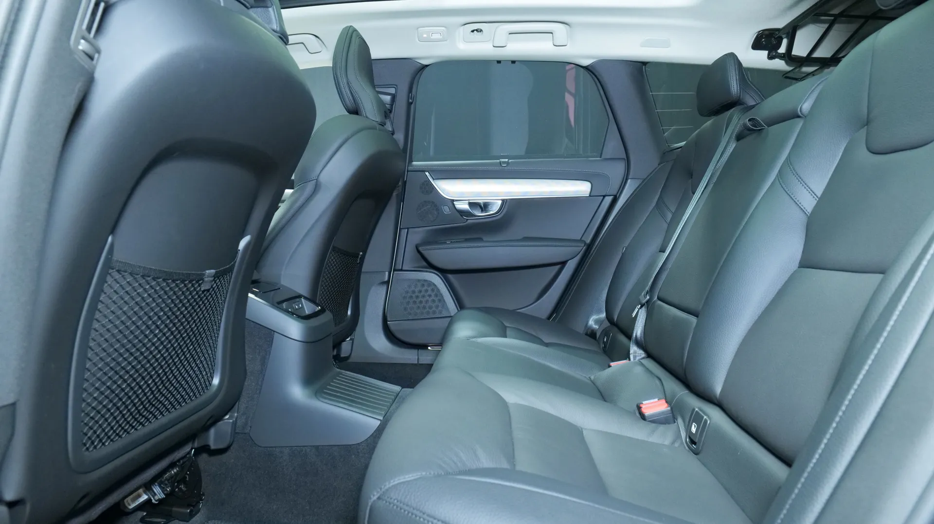 Autokuva 16 - GRA-730