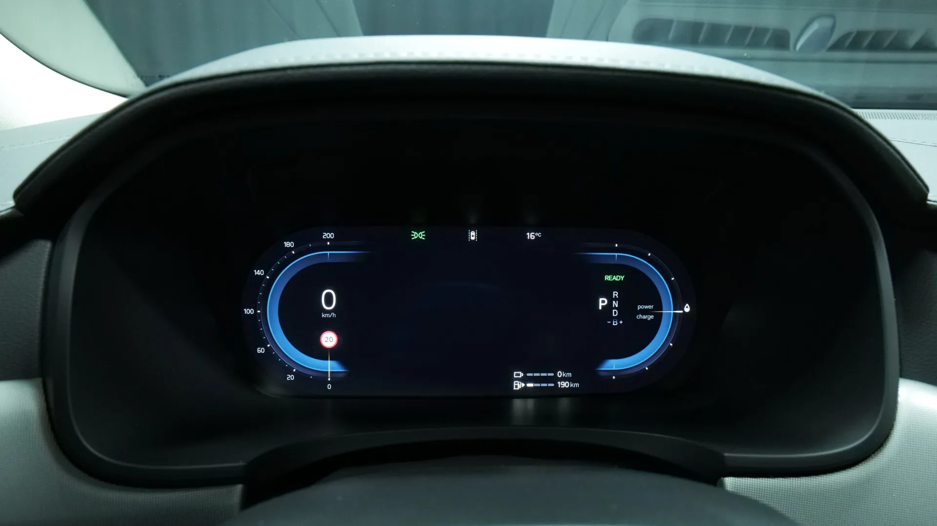 Autokuva 6 - GRA-730