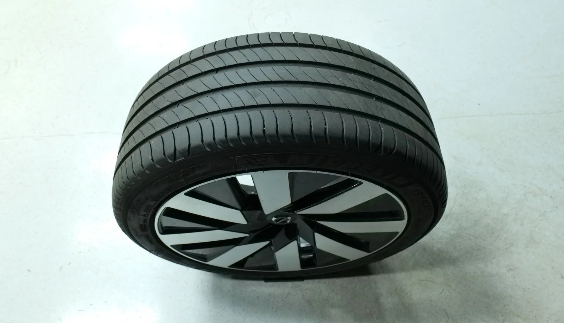 Autokuva 21 - GRA-730