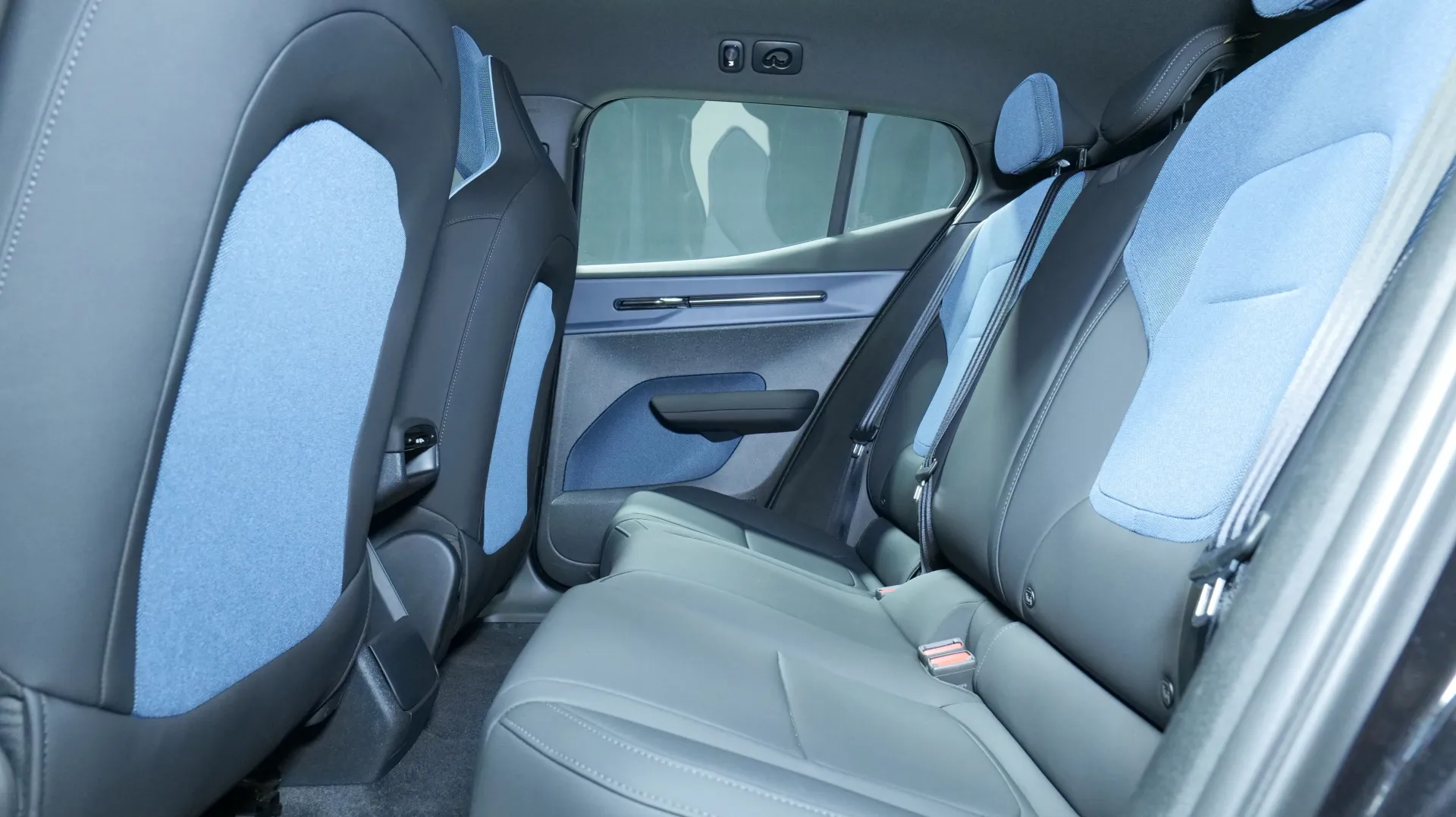 Autokuva 13 - GRC-489