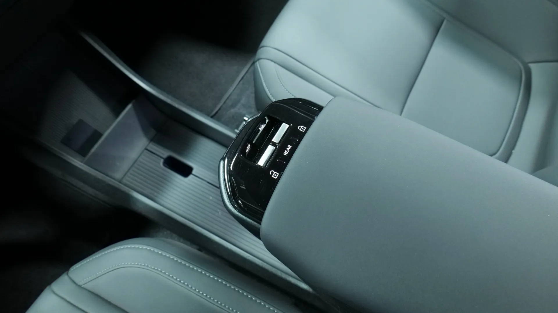 Autokuva 7 - GRC-489