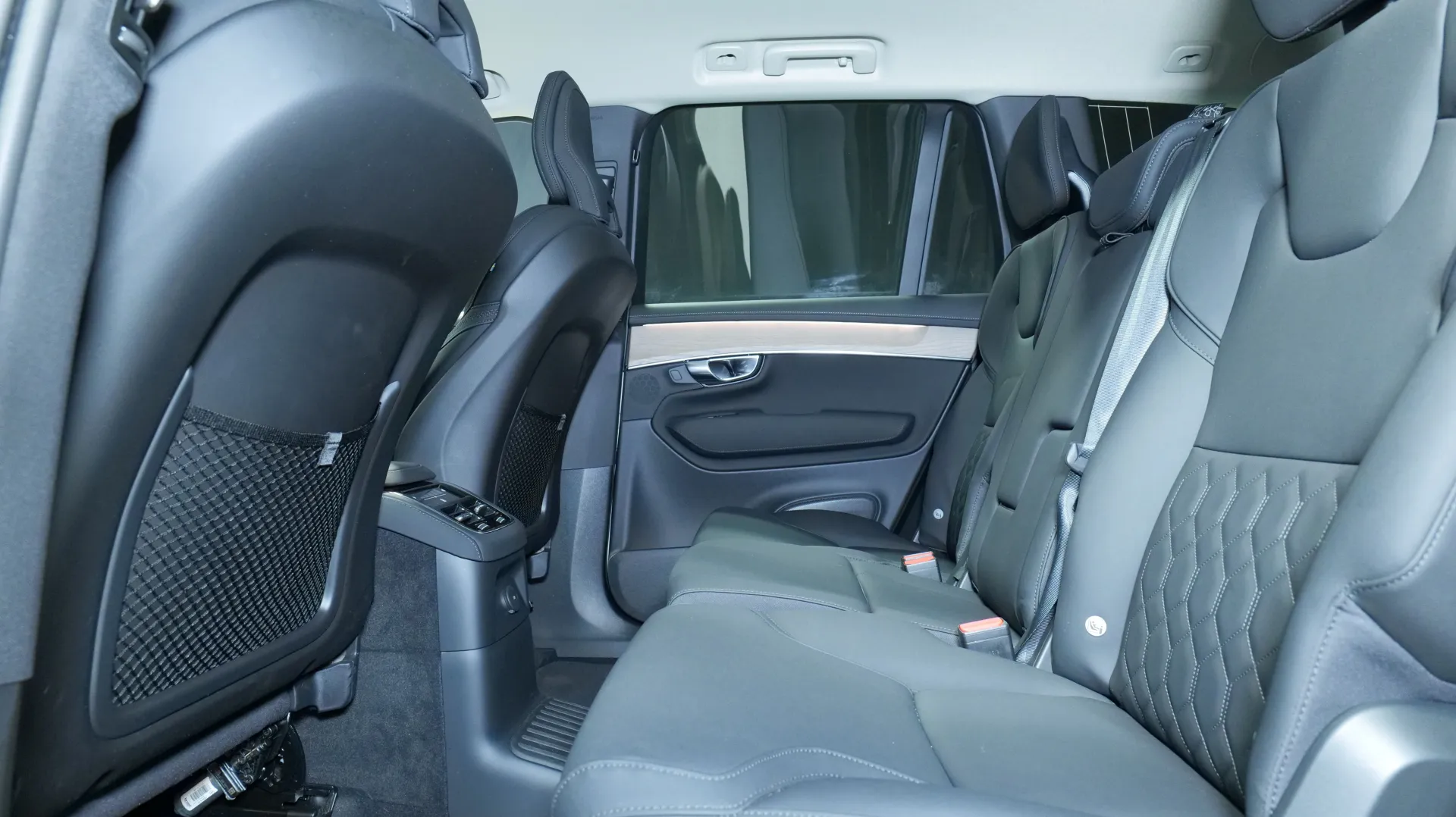 Autokuva 16 - GRF-266