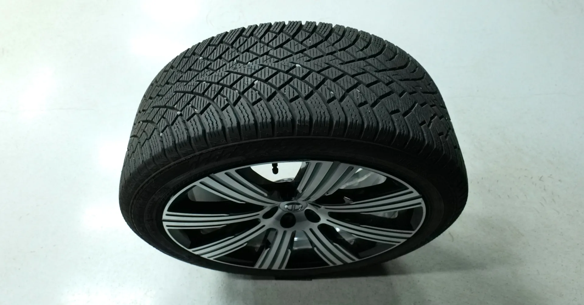 Autokuva 20 - GRF-266