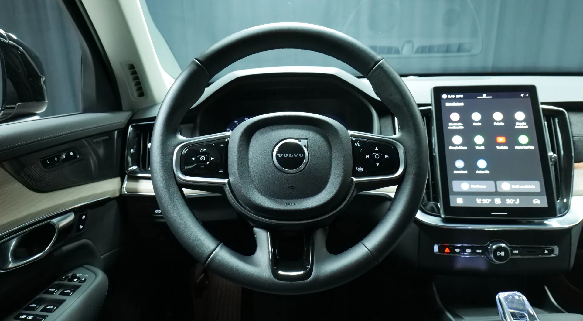 Autokuva 15 - GRF-266