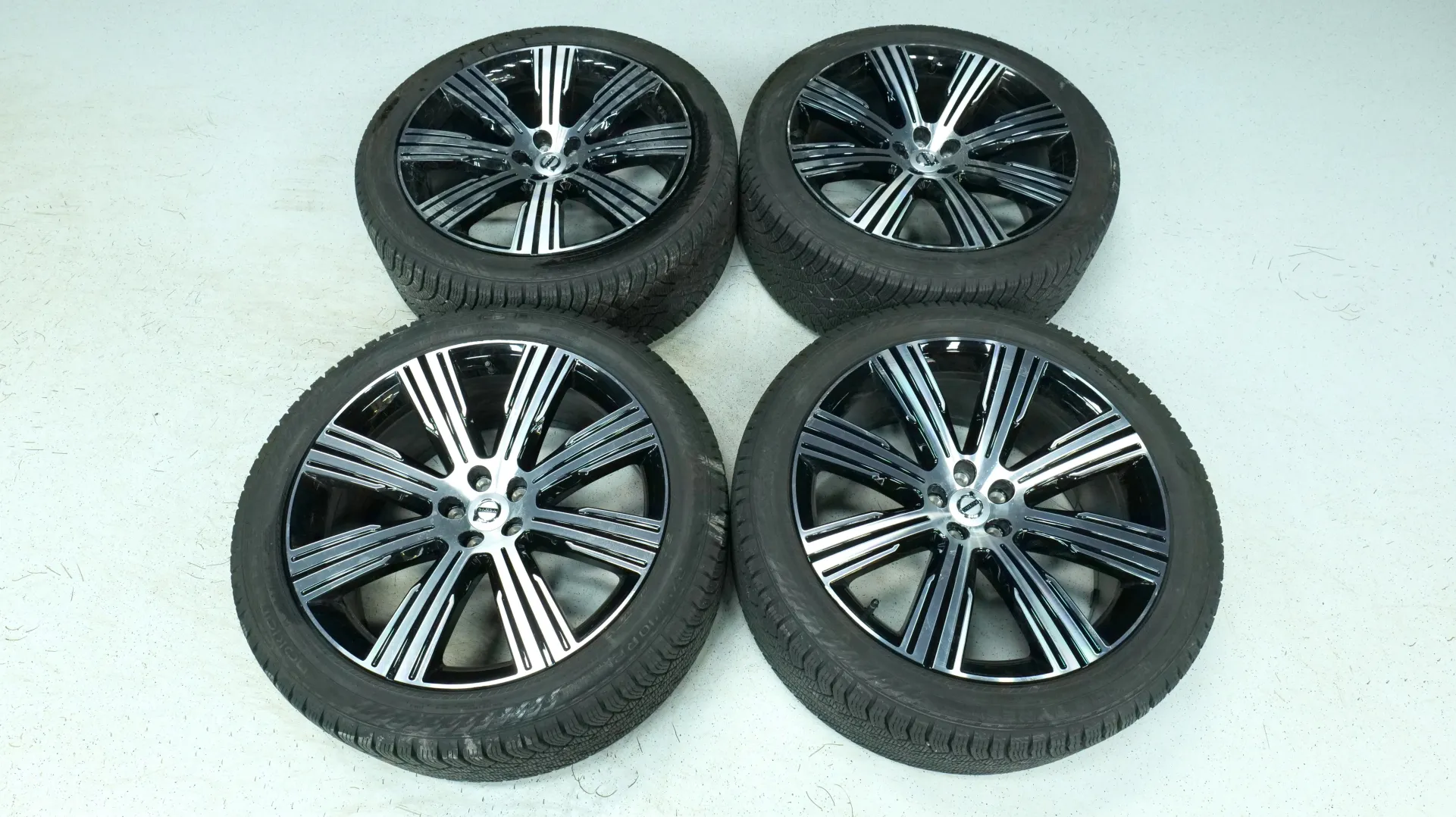 Autokuva 19 - GRF-266