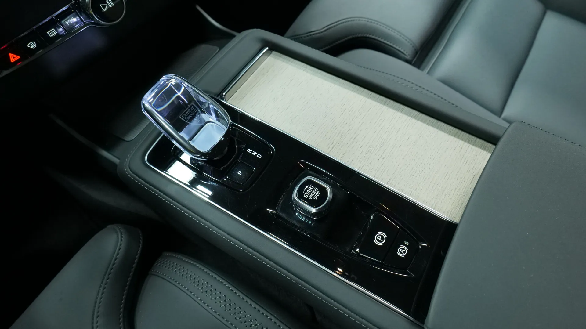 Autokuva 9 - GRF-266