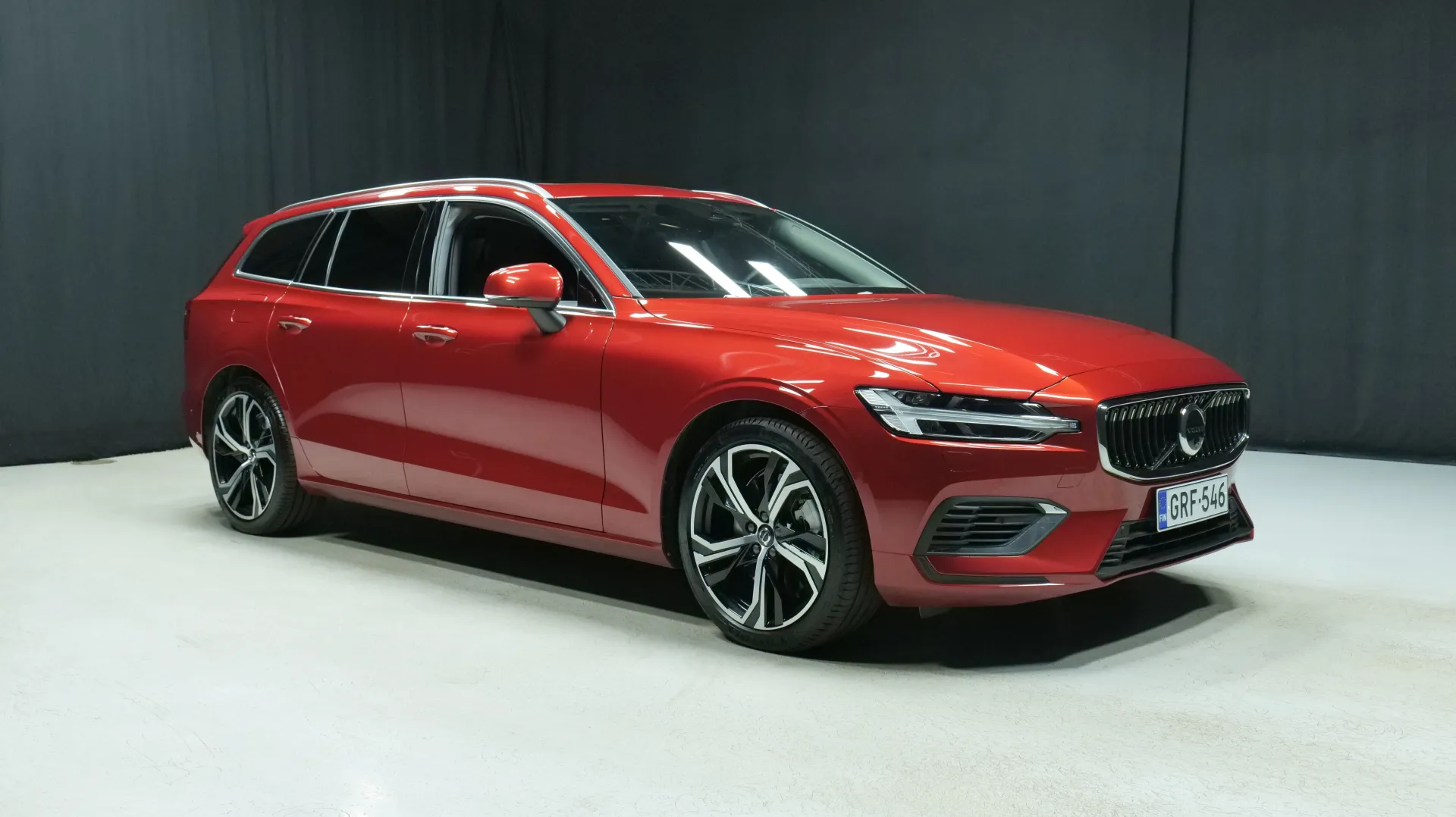 Autokuva 5 - GRF-546