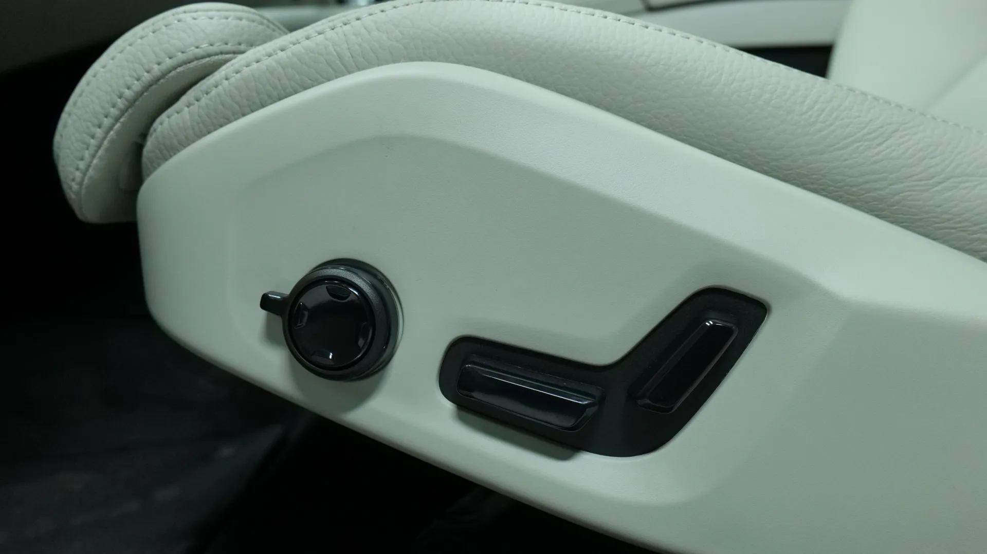 Autokuva 11 - GRG-556