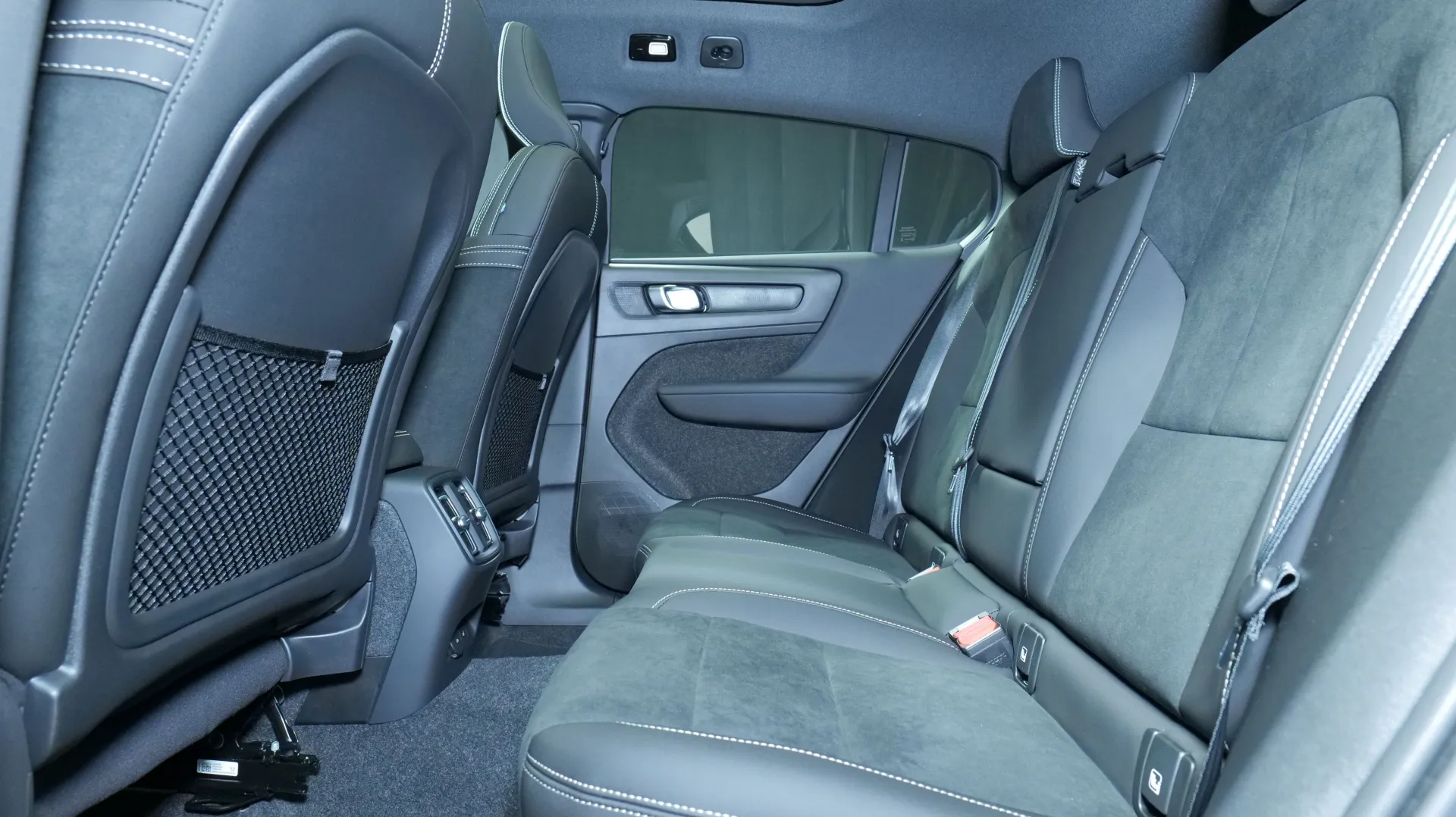 Autokuva 16 - GRI-397