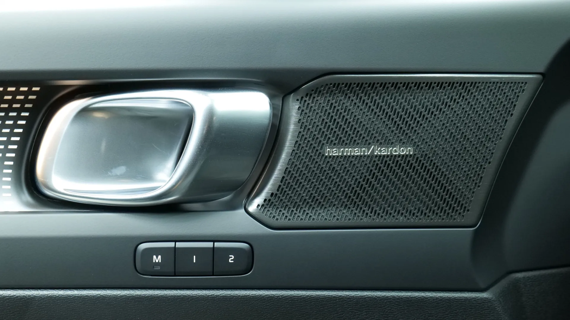 Autokuva 10 - GRI-397