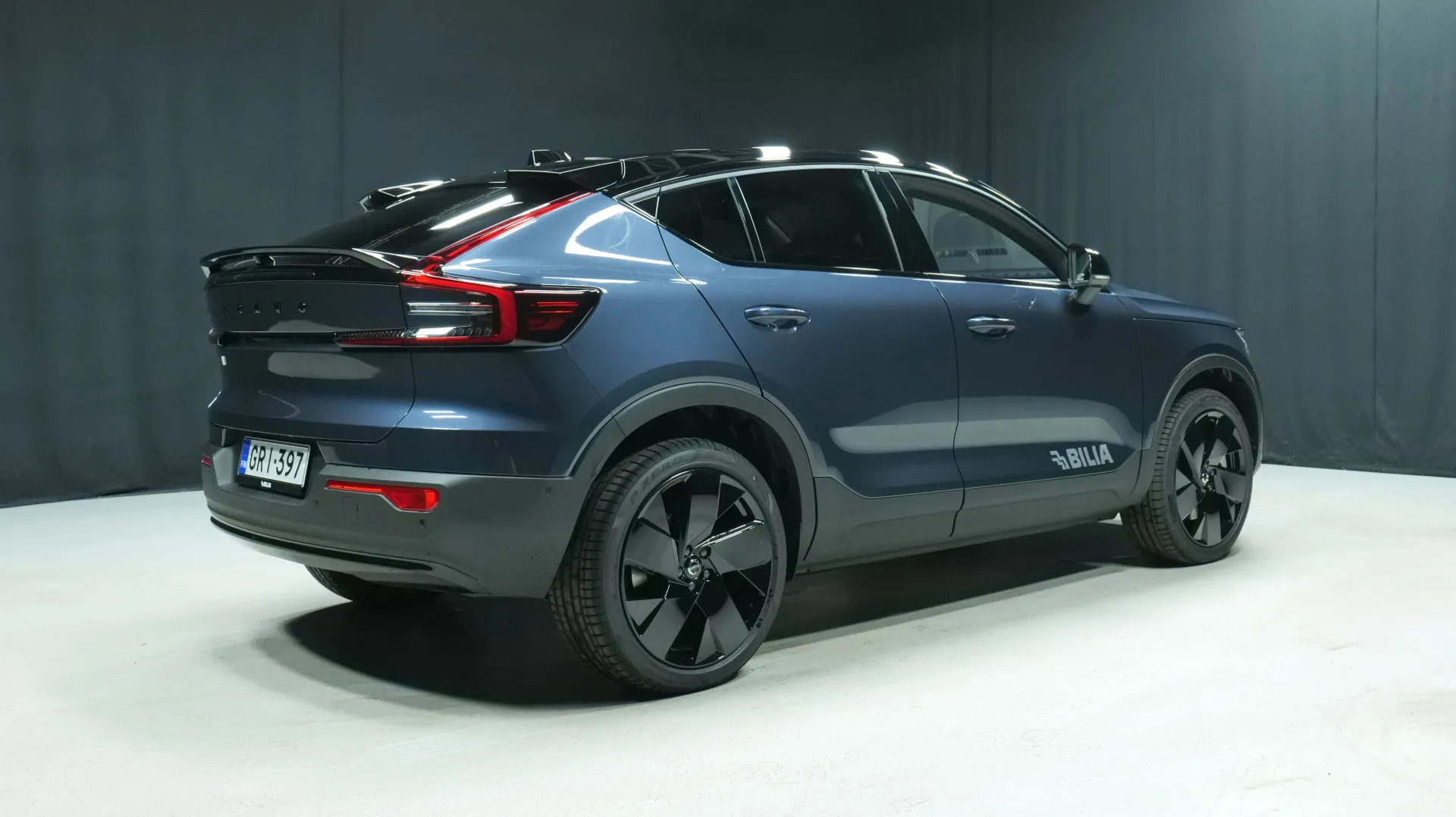 Autokuva 3 - GRI-397