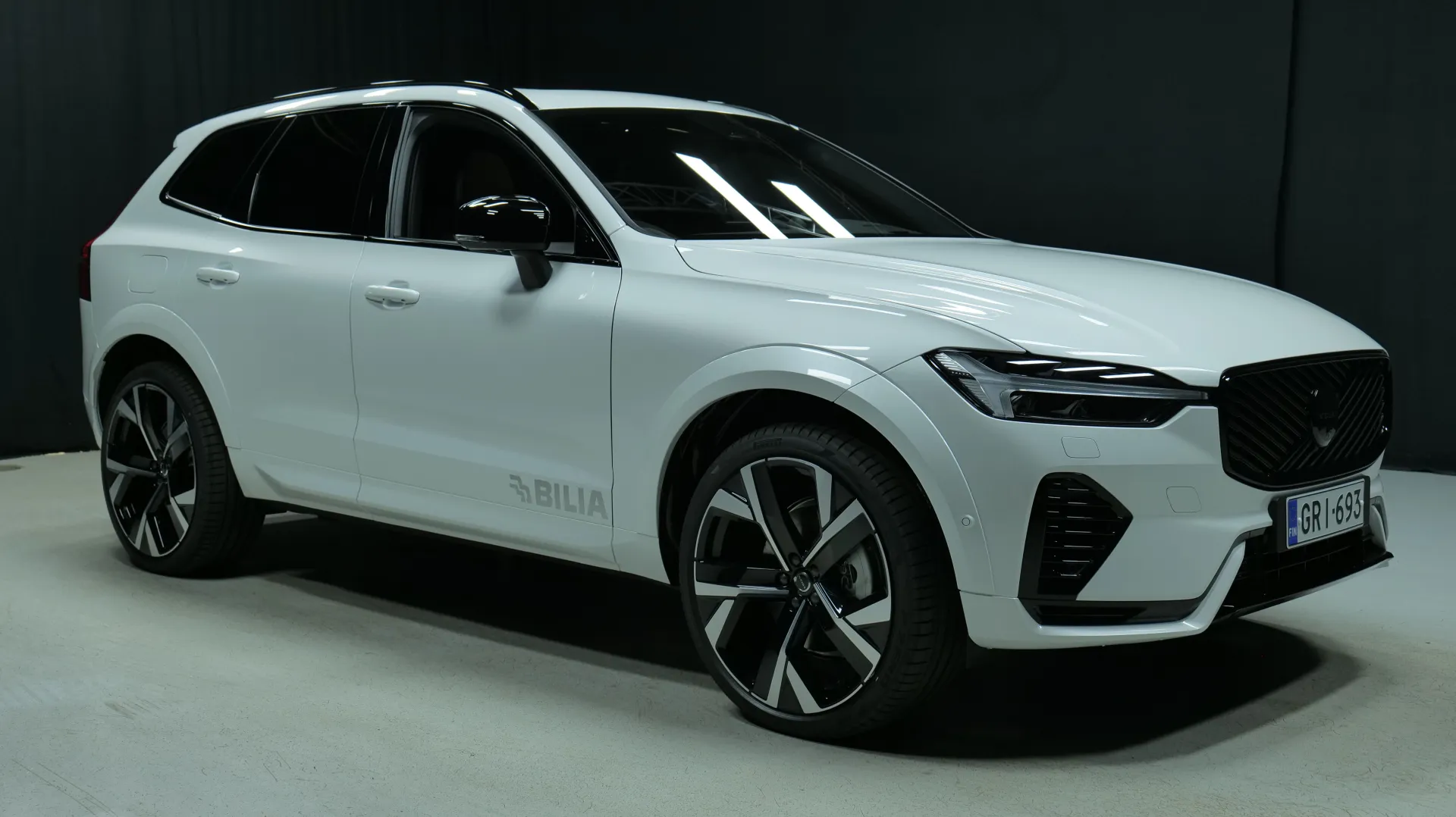 Autokuva 5 - GRI-693