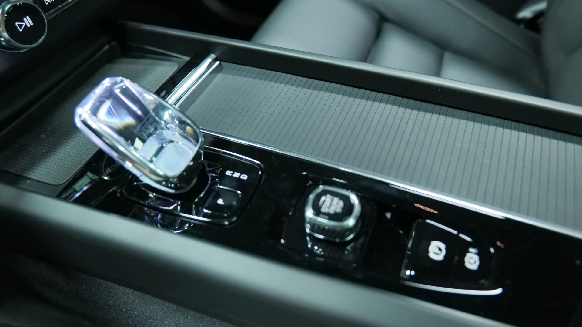 Autokuva 10 - GRI-693