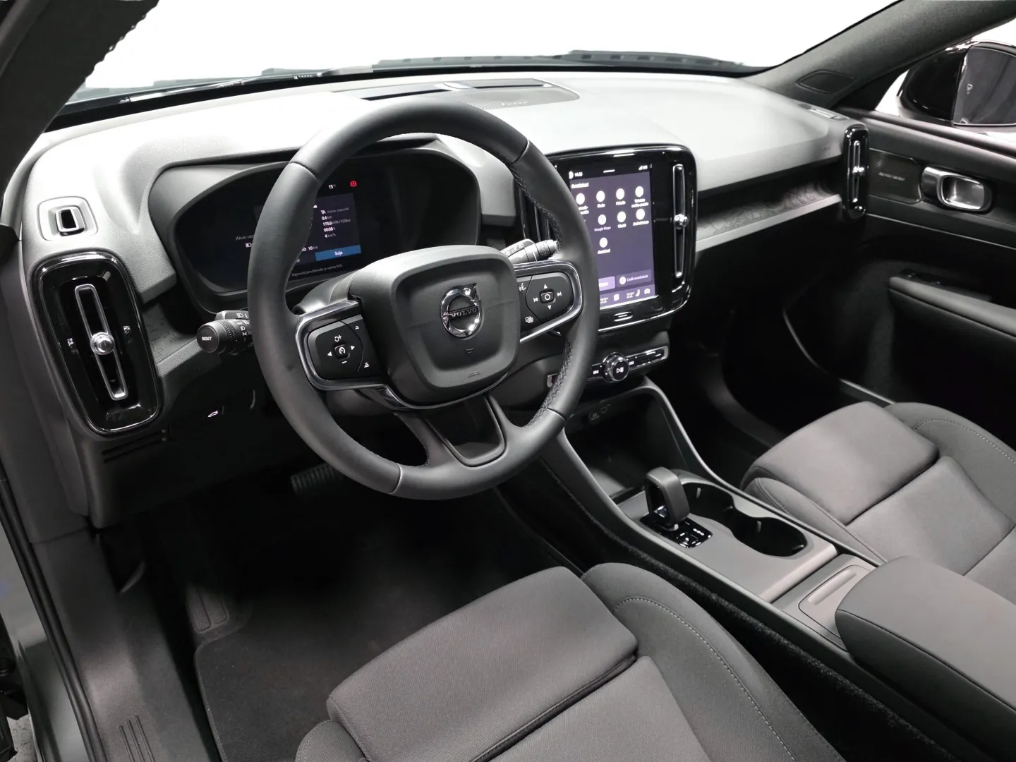 Autokuva 8 - GRI-695