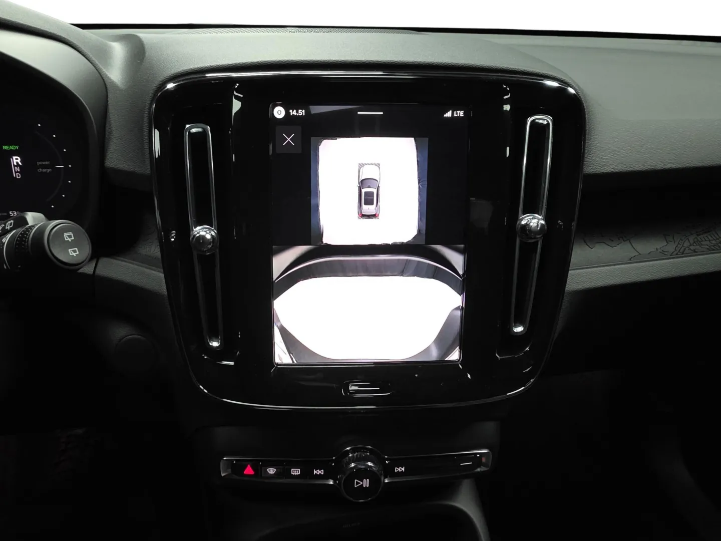 Autokuva 12 - GRI-695