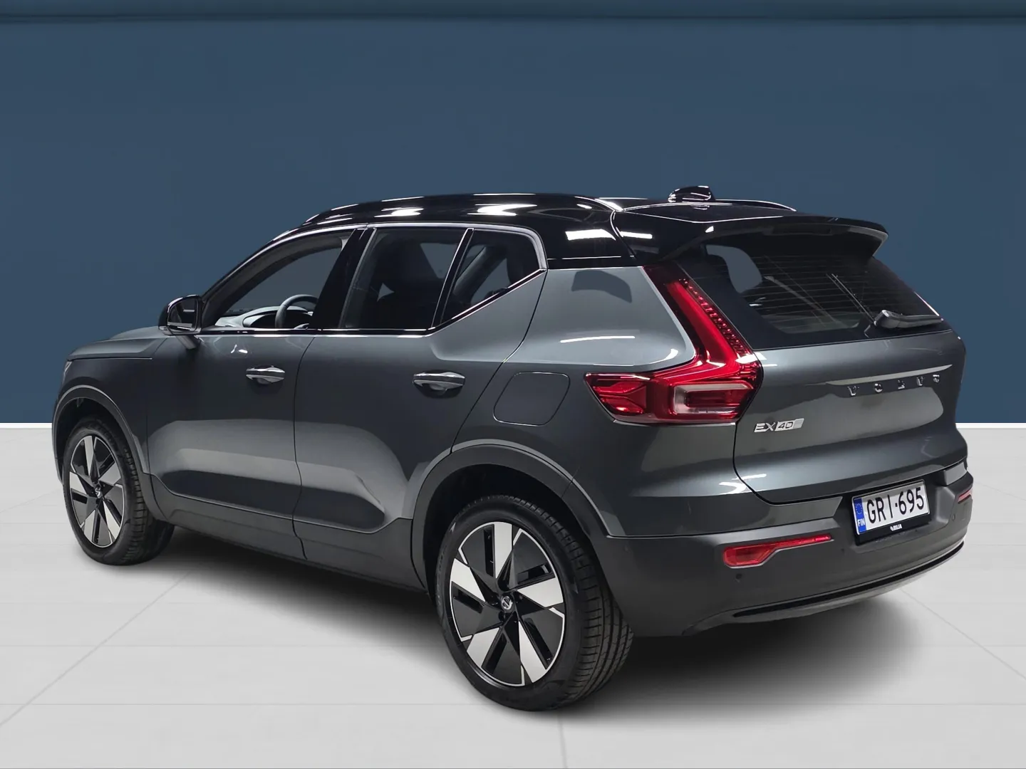 Autokuva 6 - GRI-695