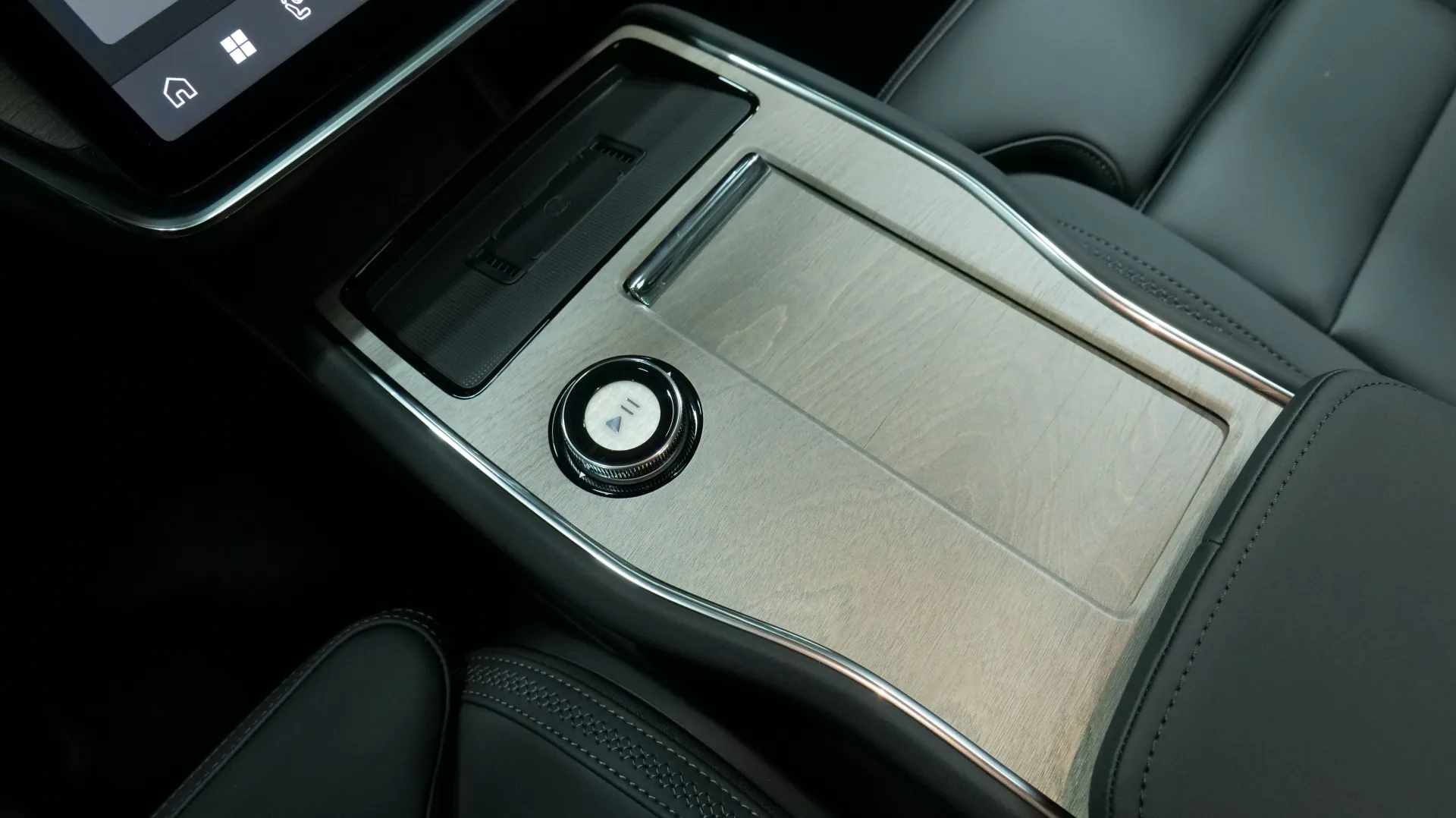 Autokuva 9 - GRK-447