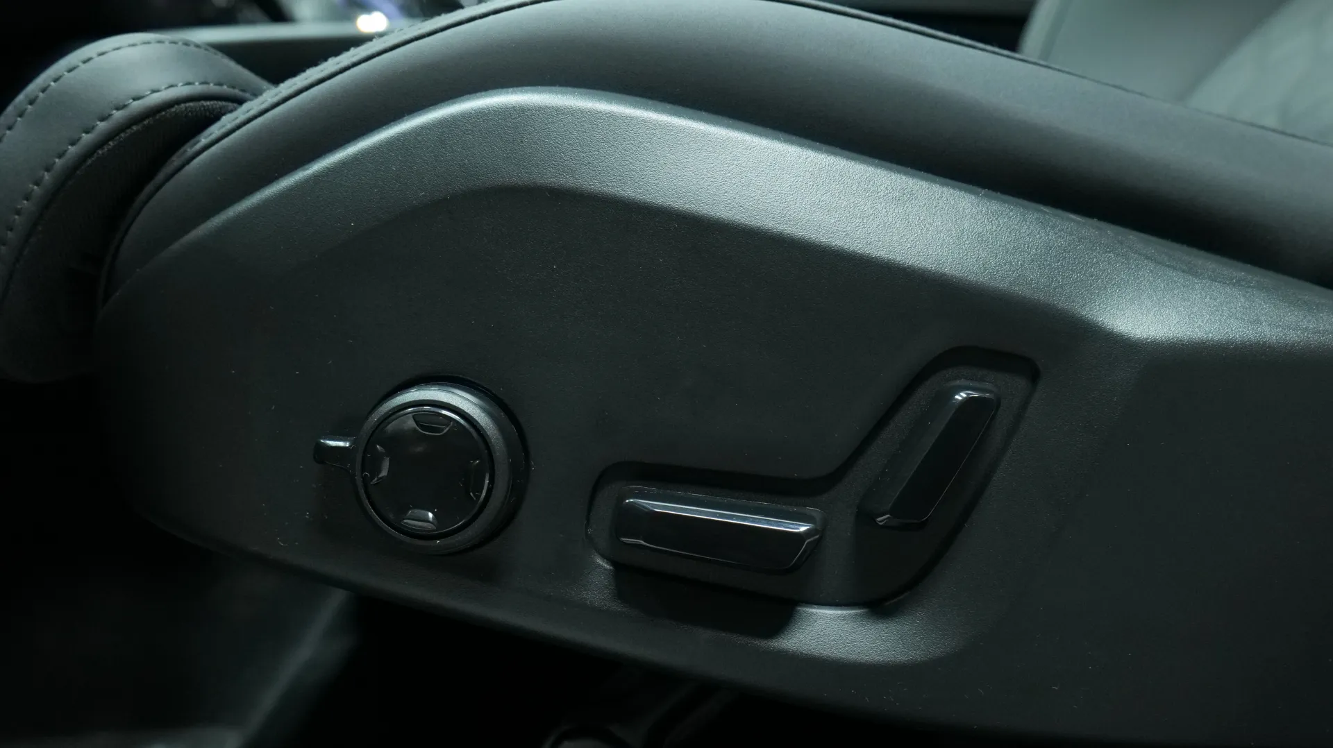 Autokuva 11 - GRL-469