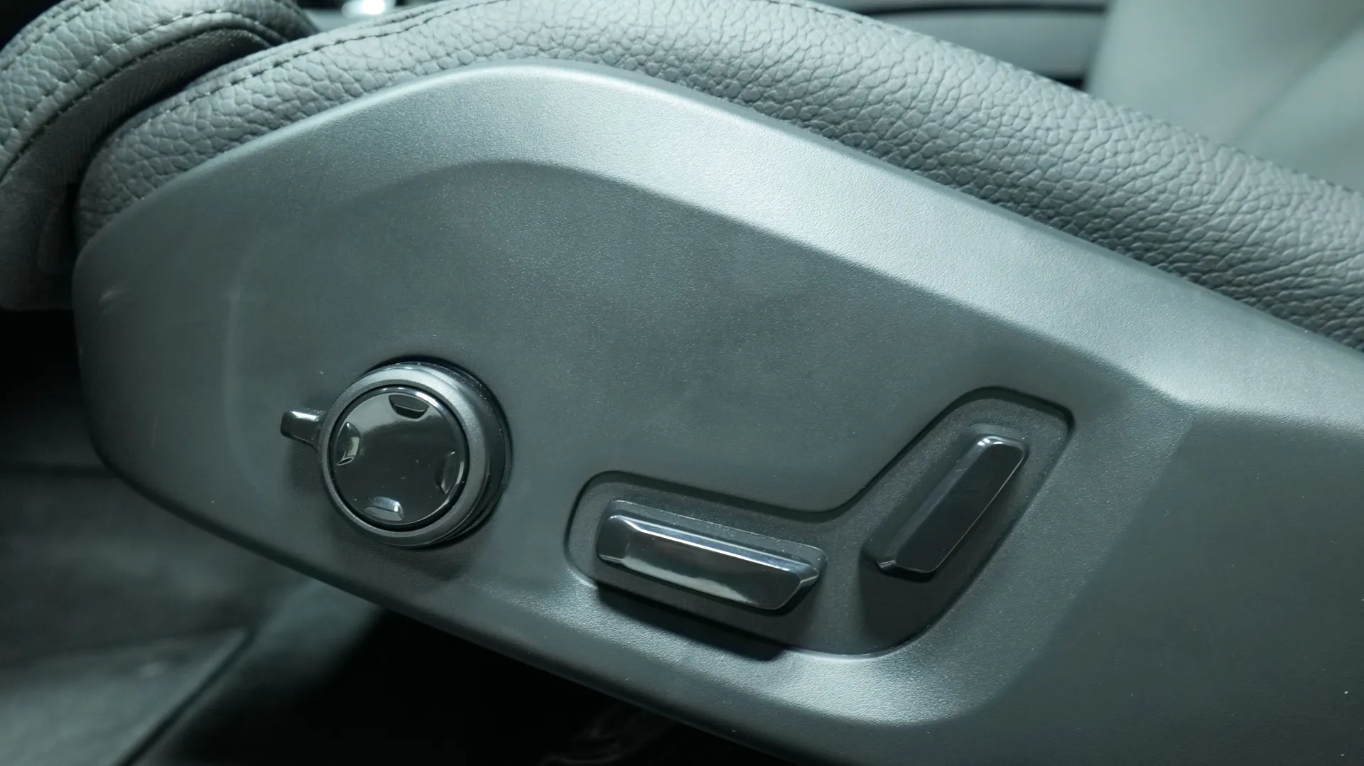 Autokuva 11 - GRM-471