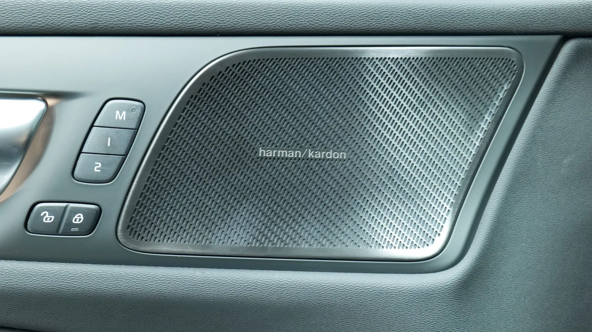 Autokuva 10 - GRM-471