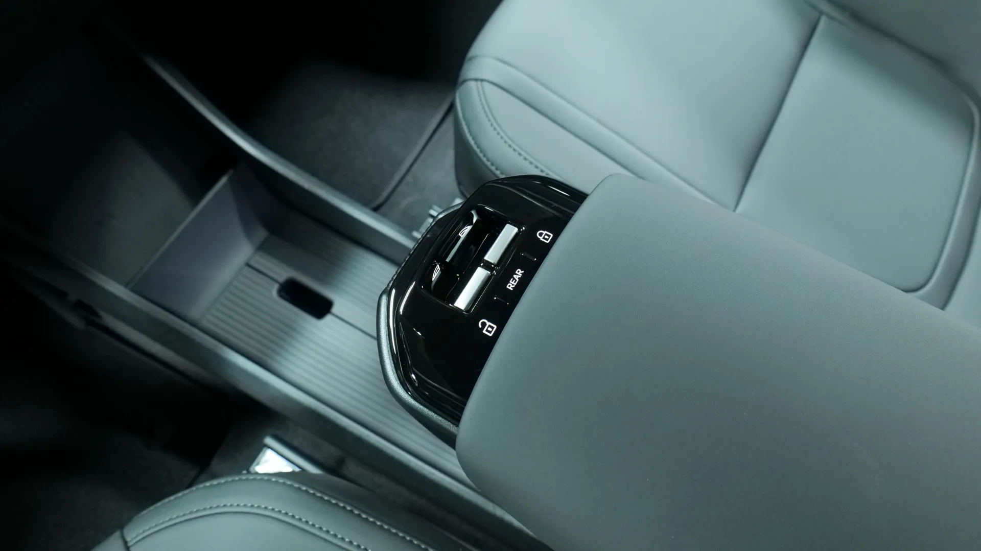 Autokuva 7 - GRO-298