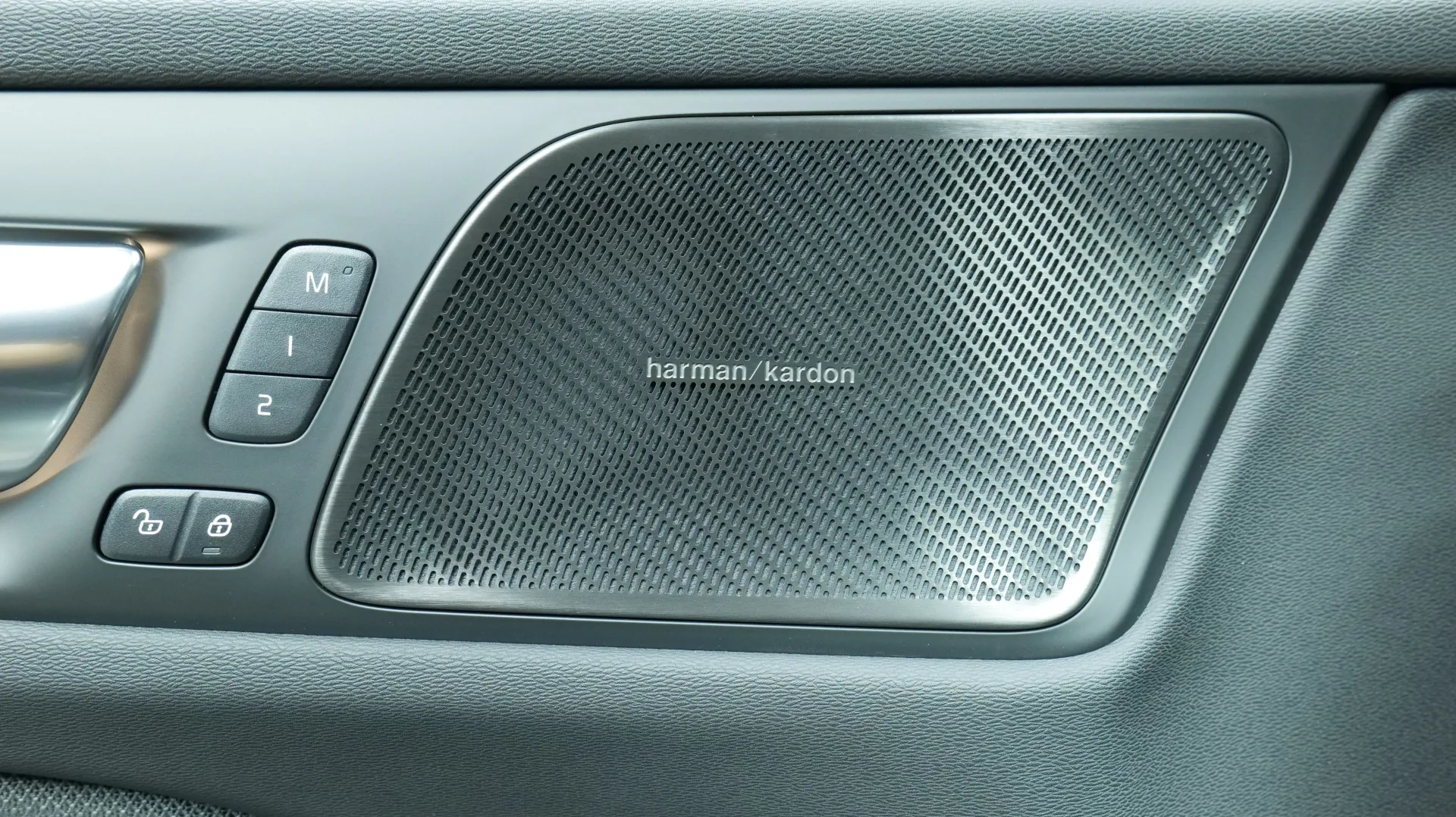 Autokuva 10 - GRO-303