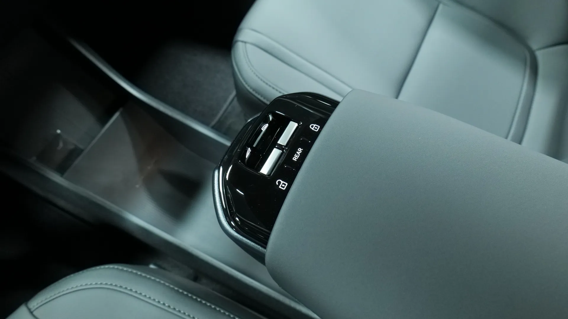 Autokuva 7 - GRO-324