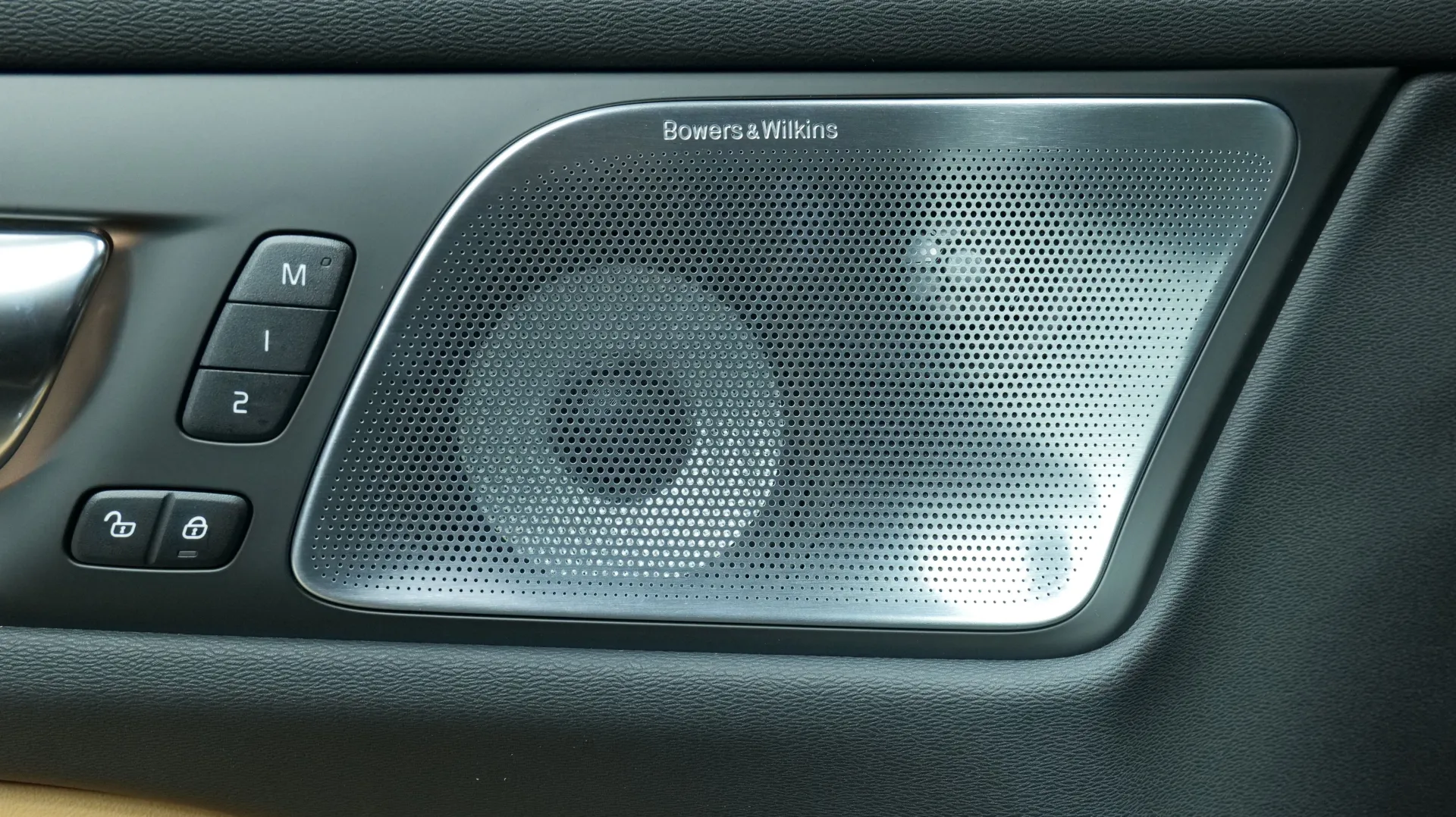 Autokuva 10 - GRP-346