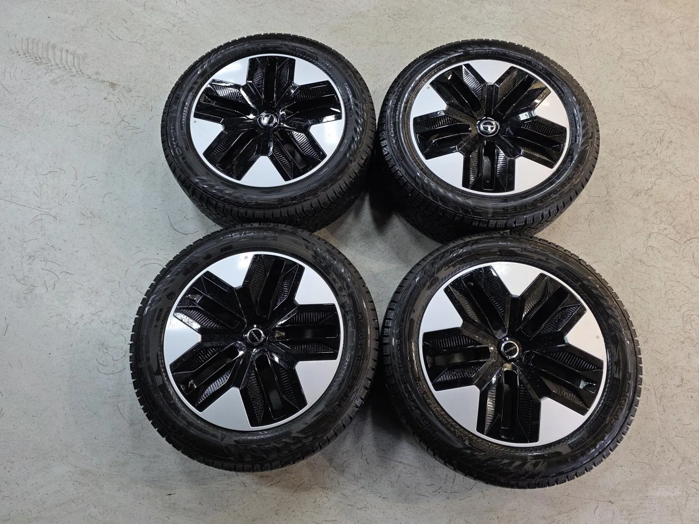 Autokuva 12 - GRR-587
