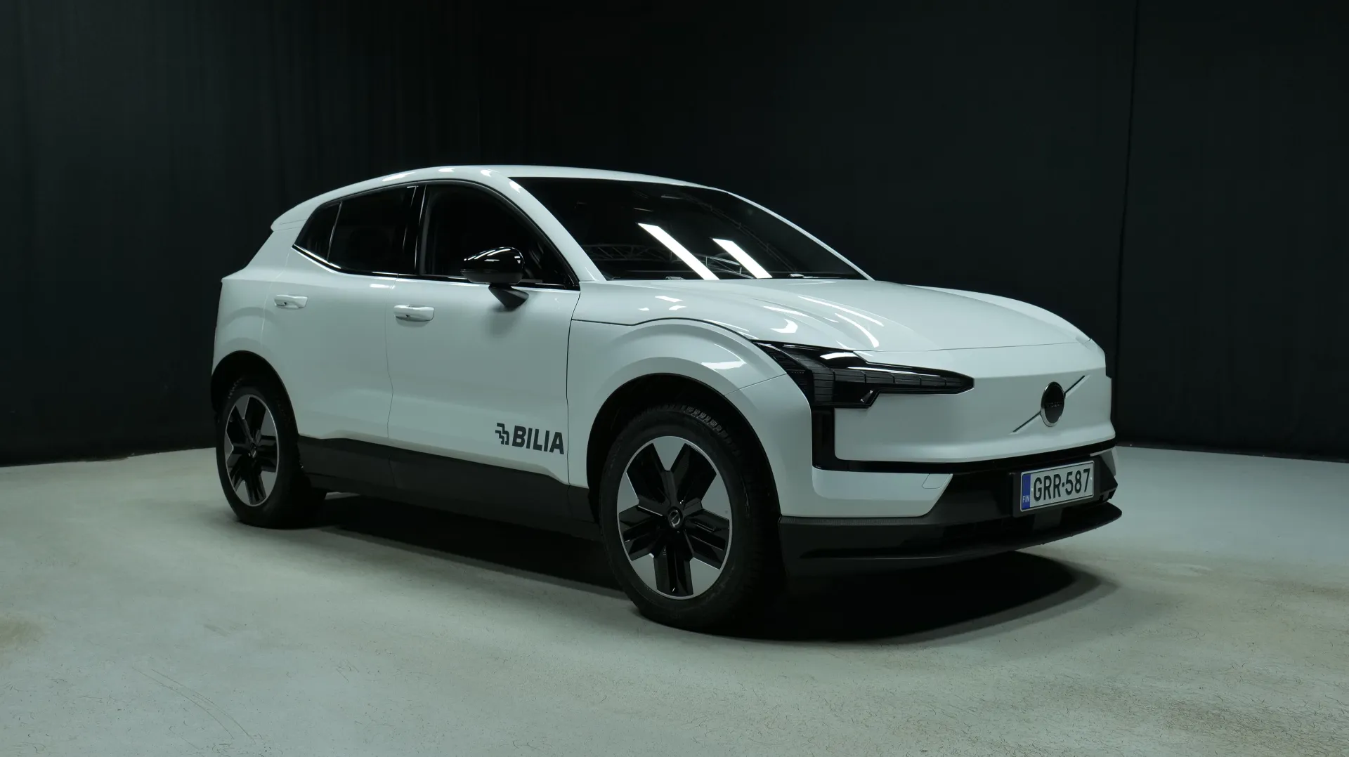 Autokuva 5 - GRR-587