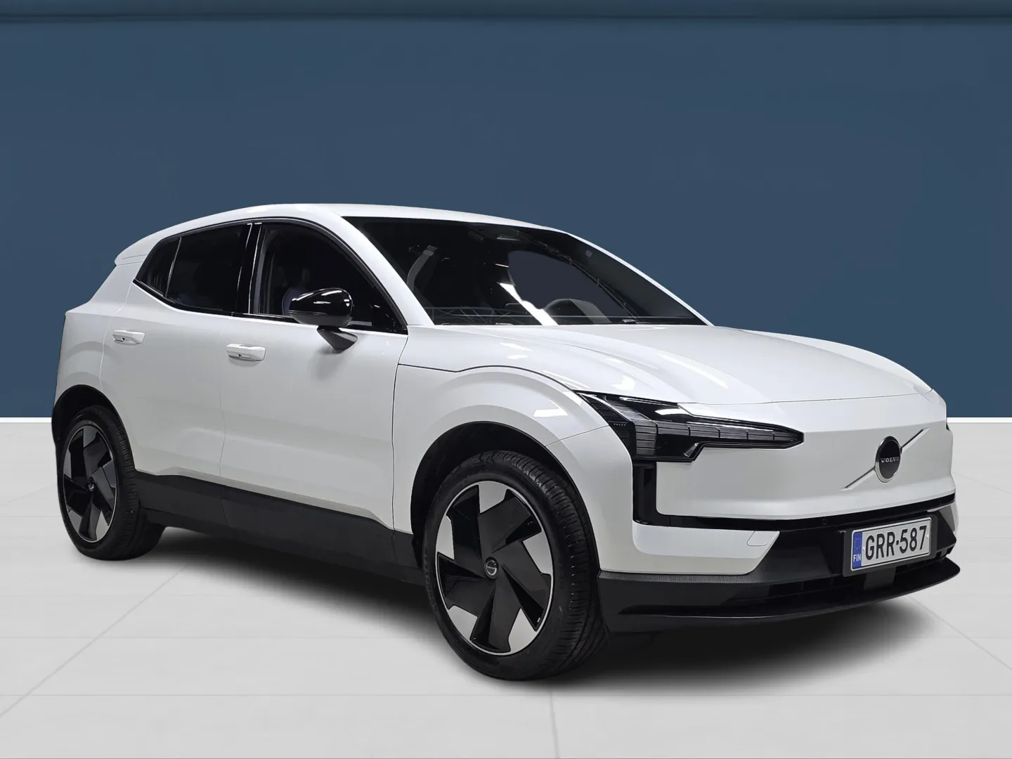 Autokuva 3 - GRR-587