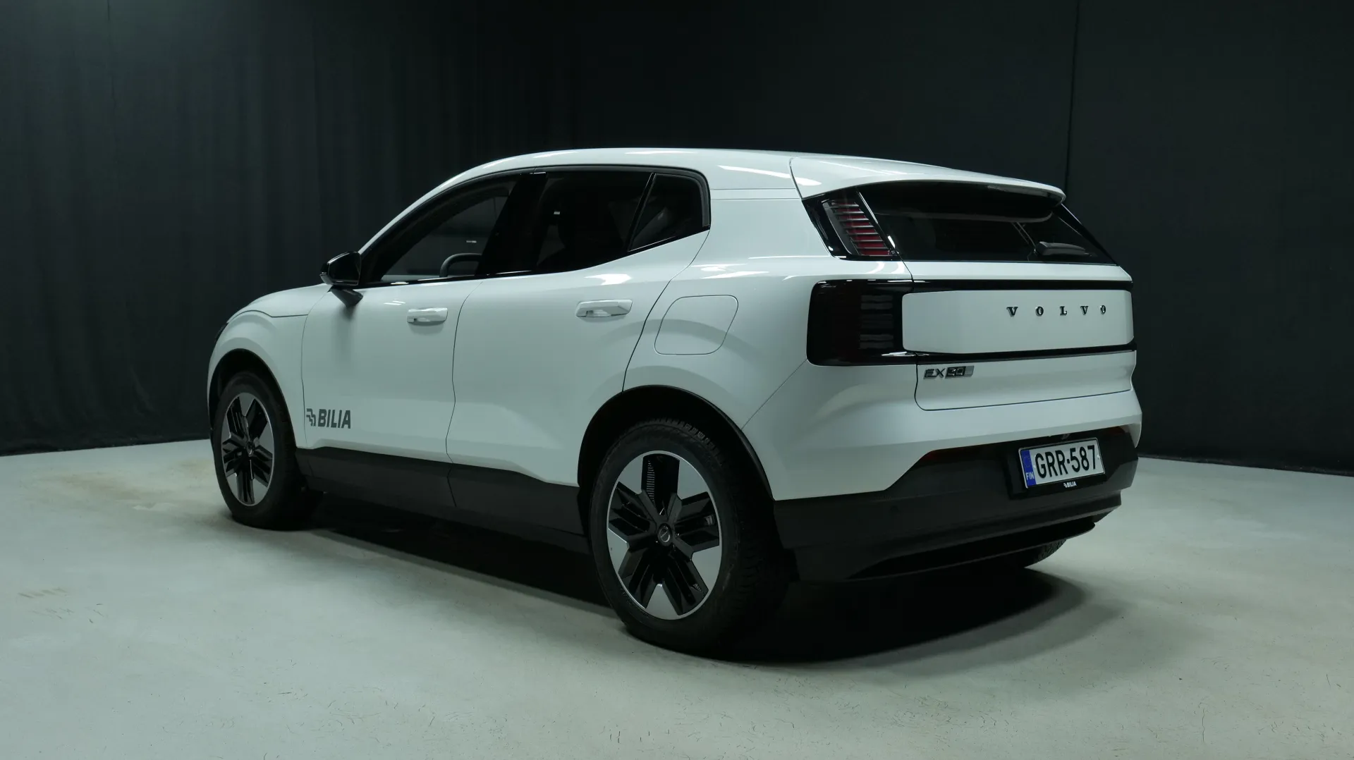 Autokuva 2 - GRR-587