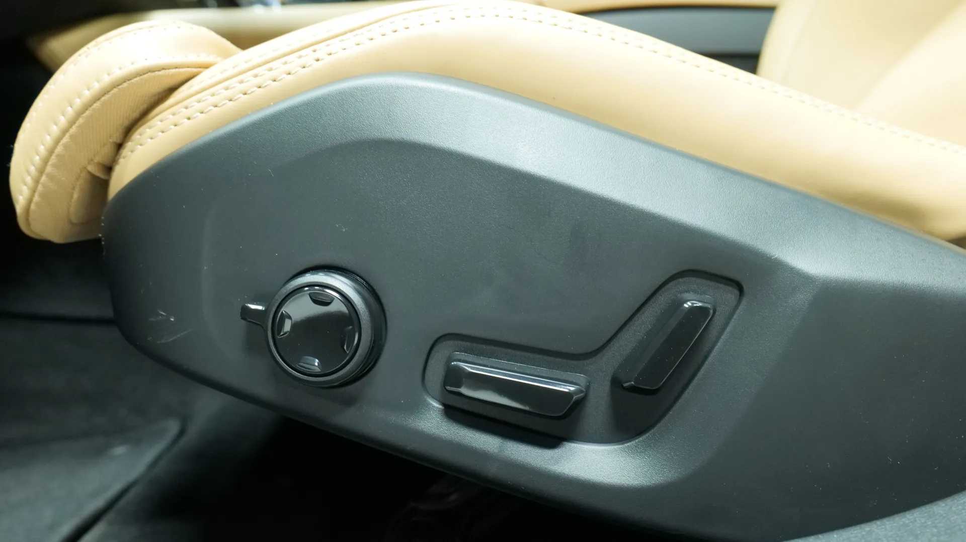 Autokuva 11 - GRR-923