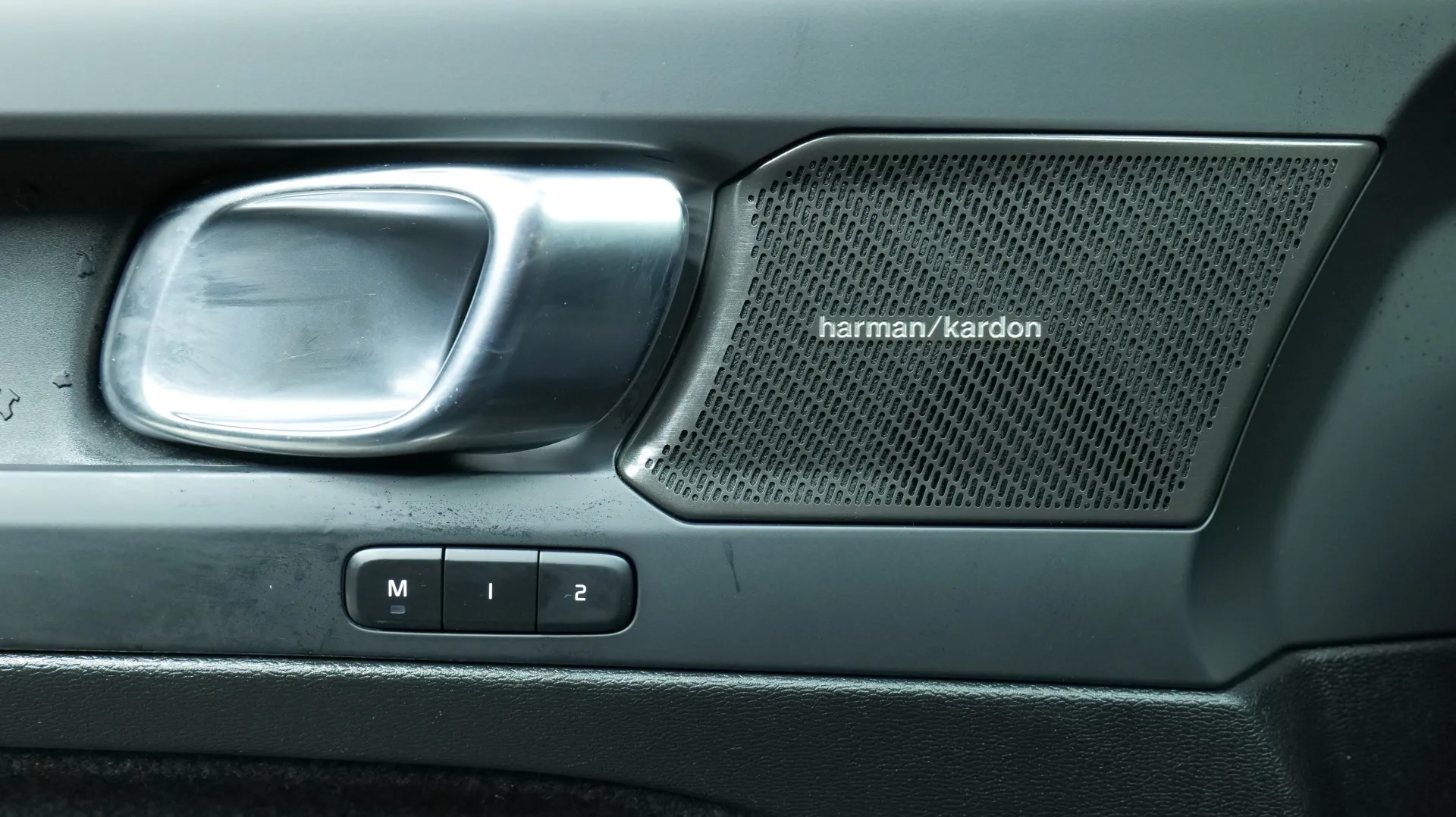 Autokuva 10 - GRS-187