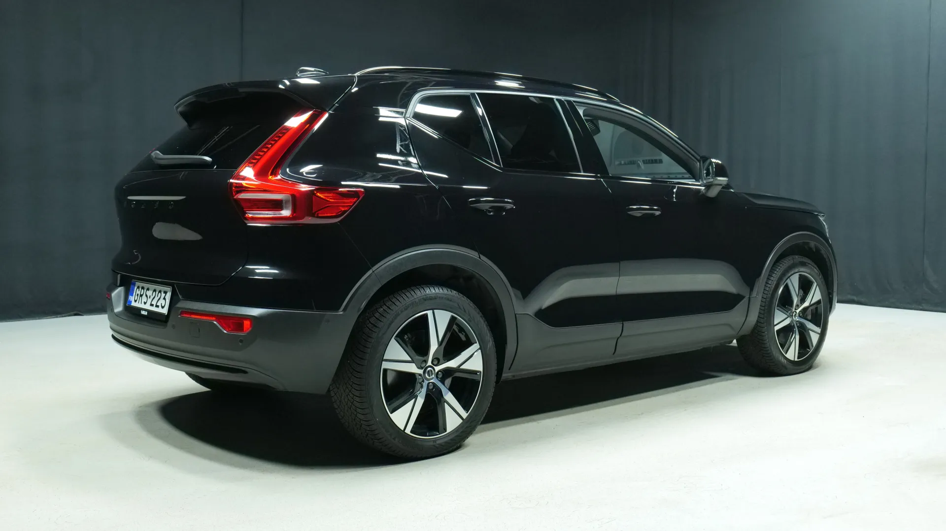 Autokuva 3 - GRS-223