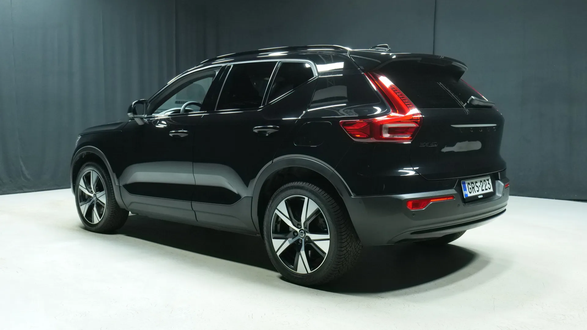 Autokuva 2 - GRS-223