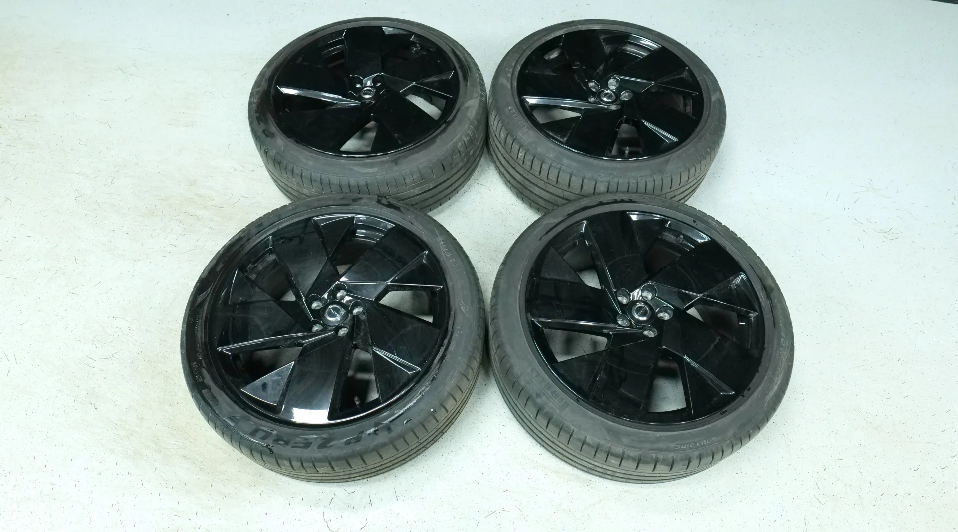 Autokuva 18 - GRS-225