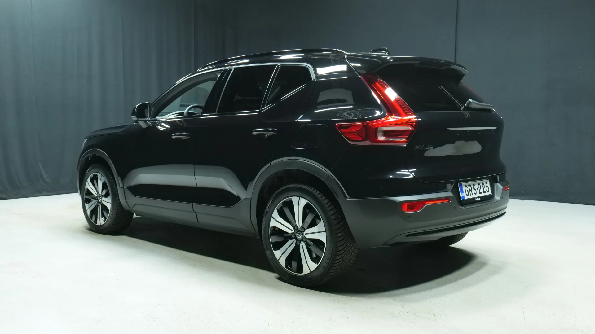 Autokuva 2 - GRS-225