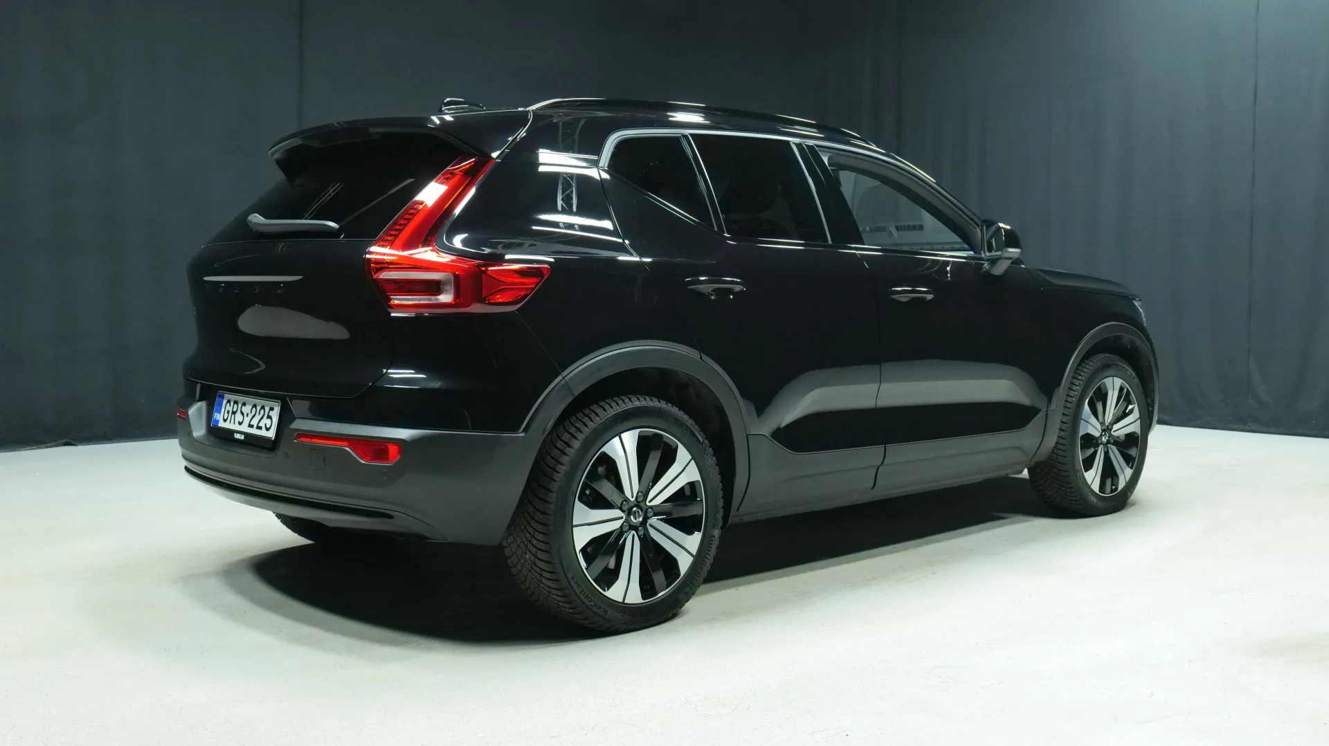 Autokuva 3 - GRS-225